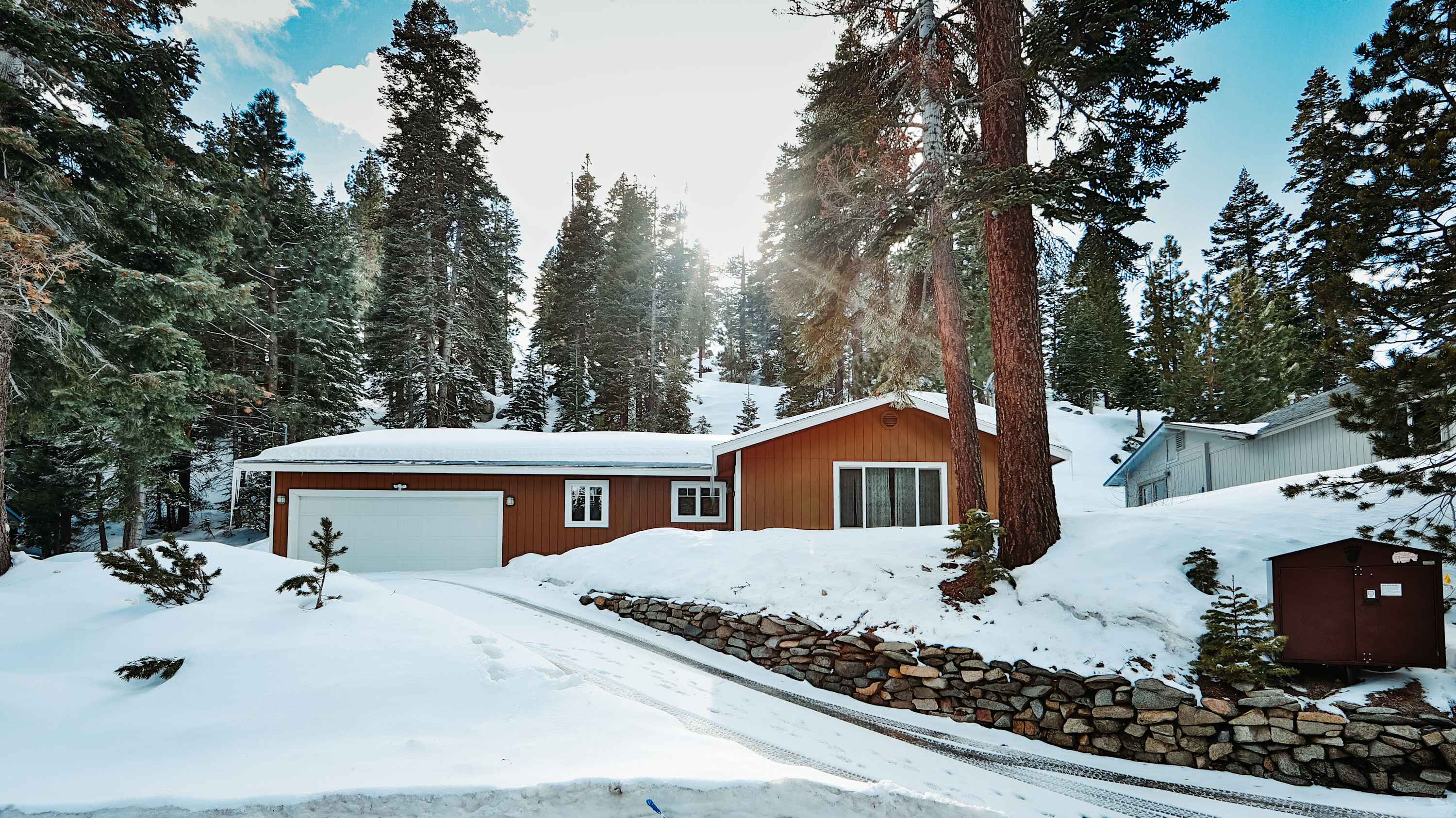 Tahoe Trail Retreat - Steps from the TRT
