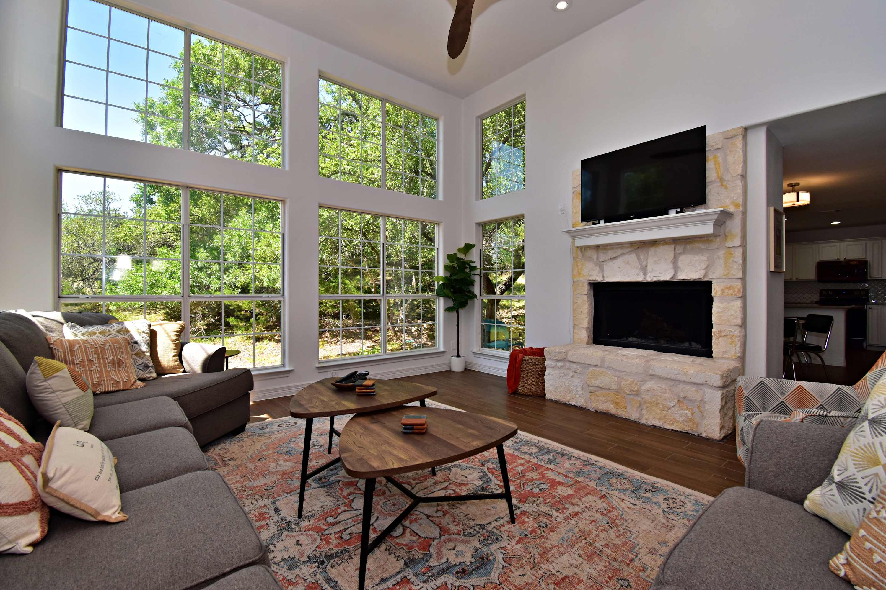 Dreamy Dripping Springs - Near Parks, Hiking & More!