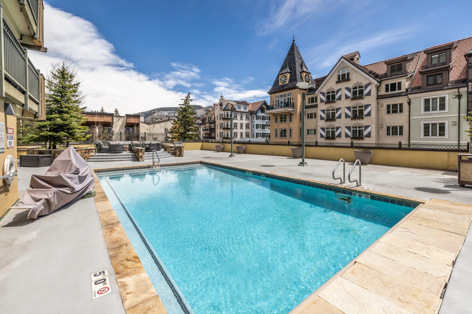 Take advantage of the complex amenities 