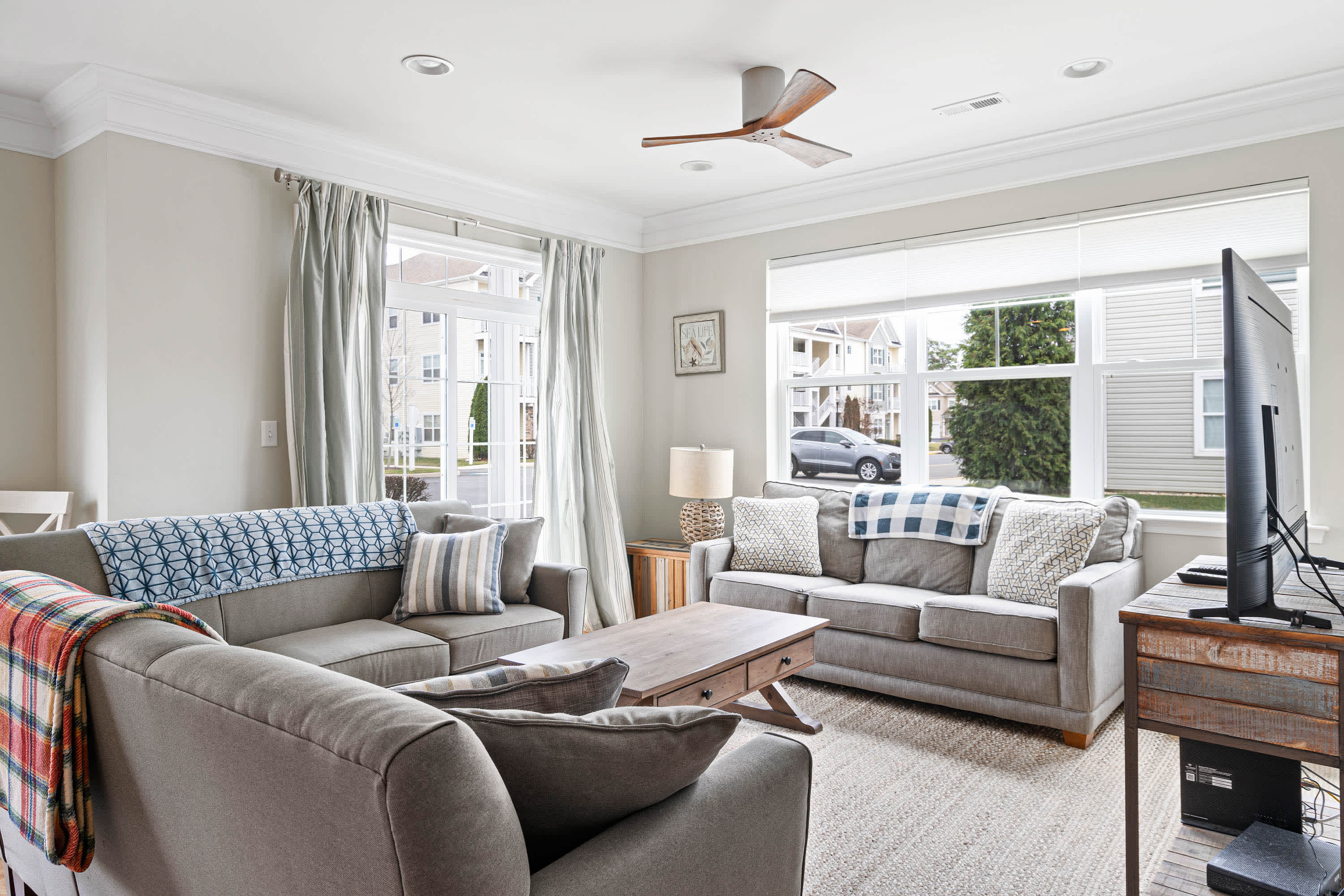 Grande Getaway - Walking Distance to the Beach