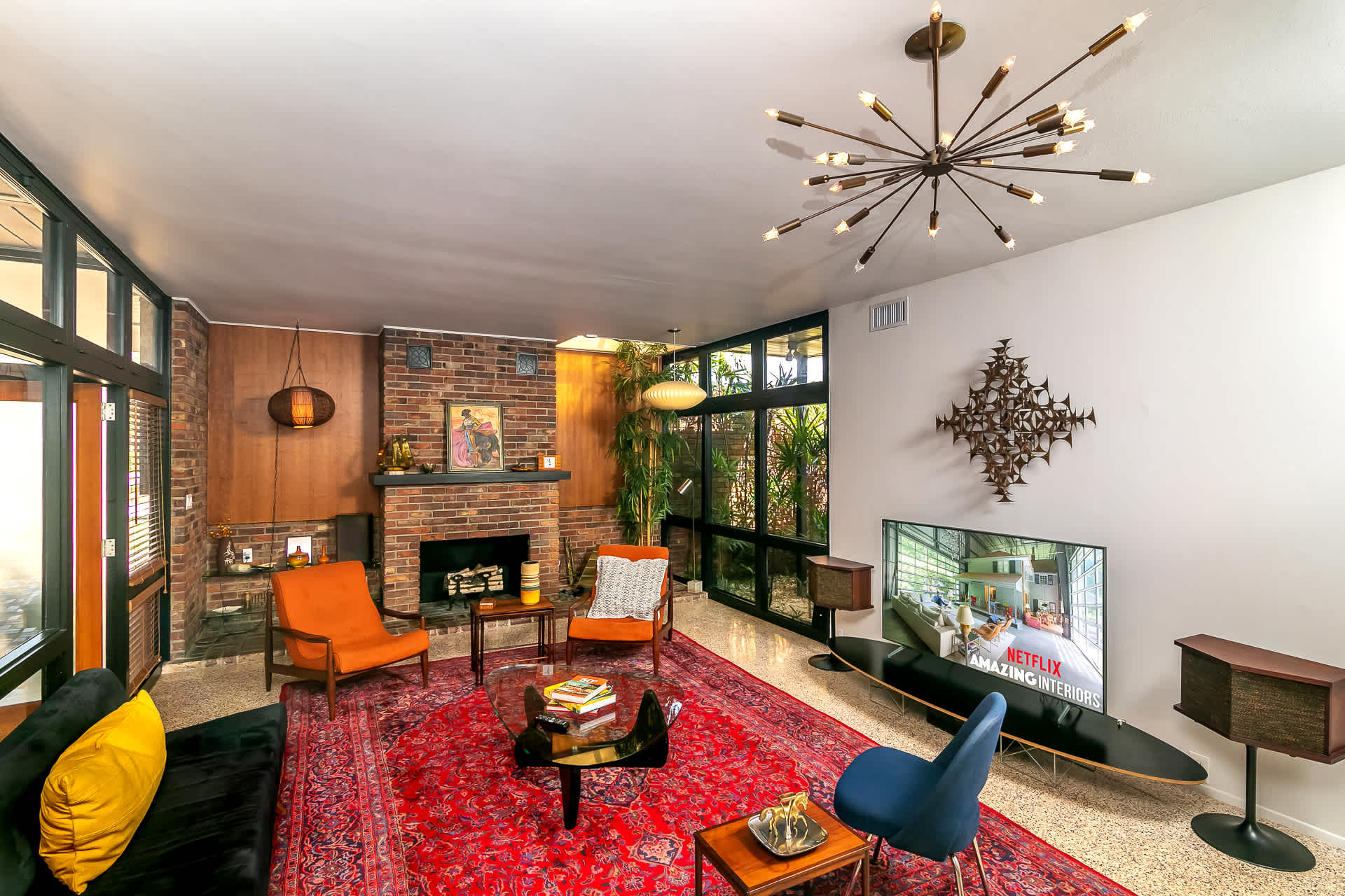 Mid Century Modern - Weekly Winter Rates!