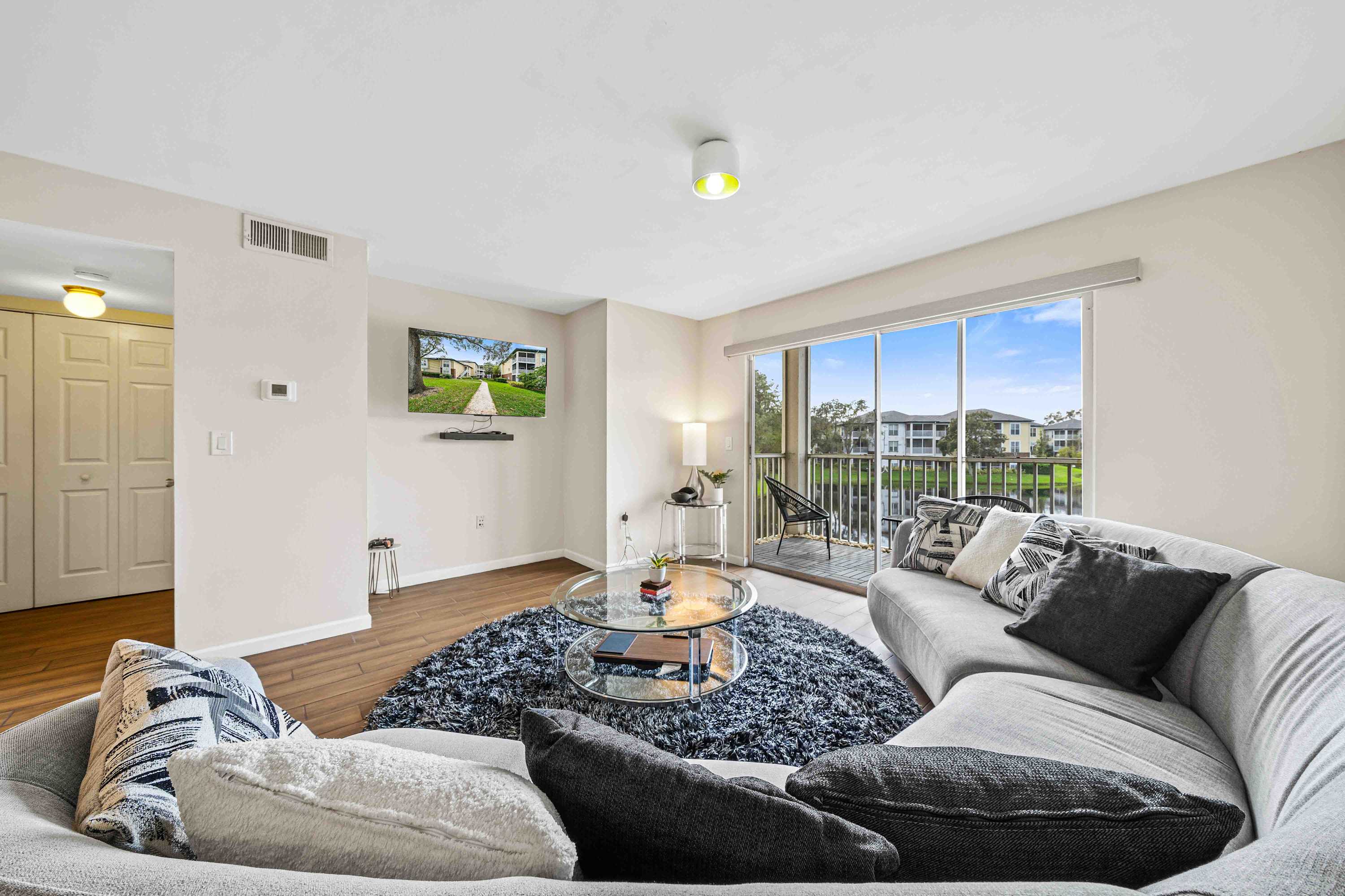 The Urban Oasis - Serene Views!