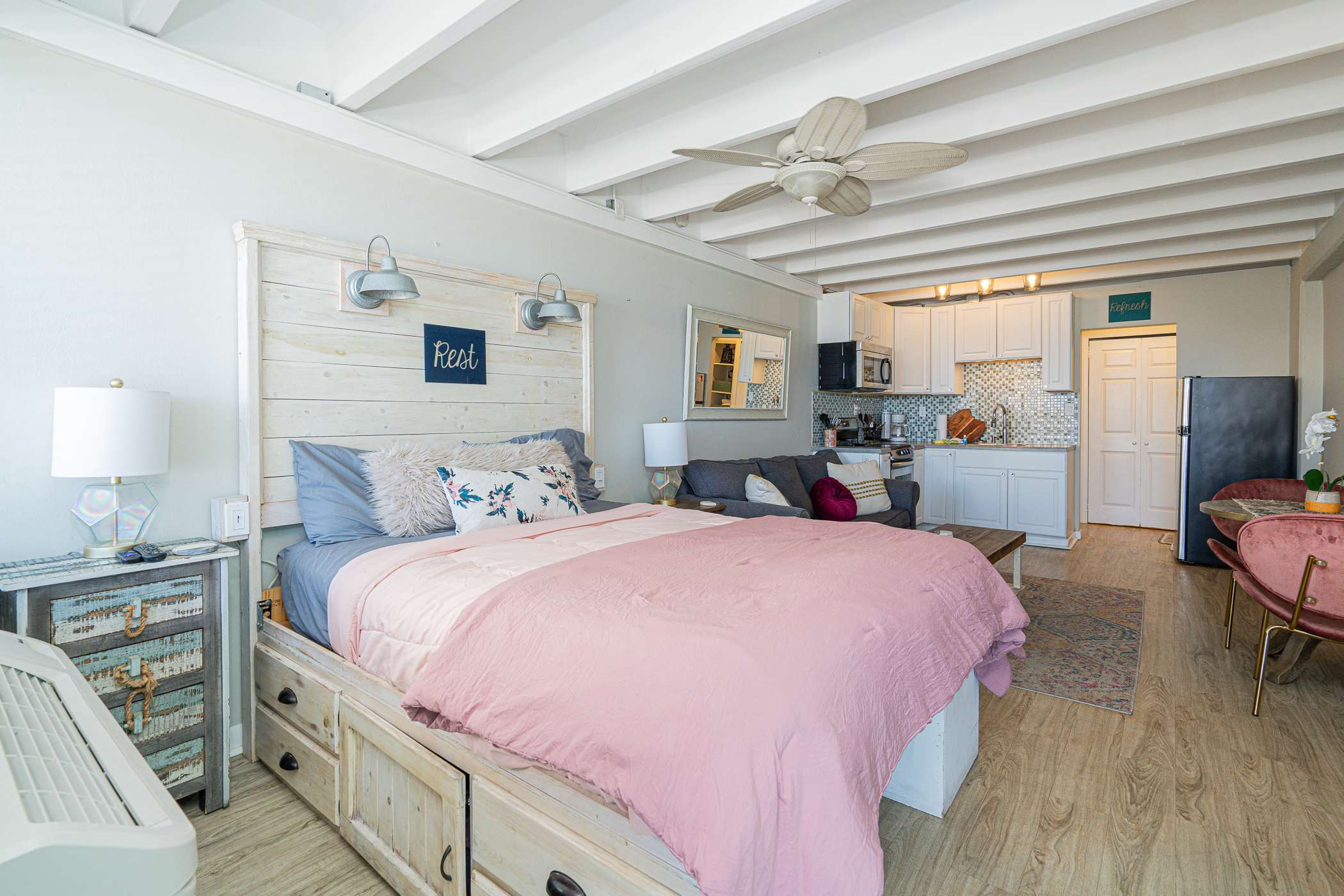 Coral Cove Beachfront Condo for 3 w/ Onsite Pool