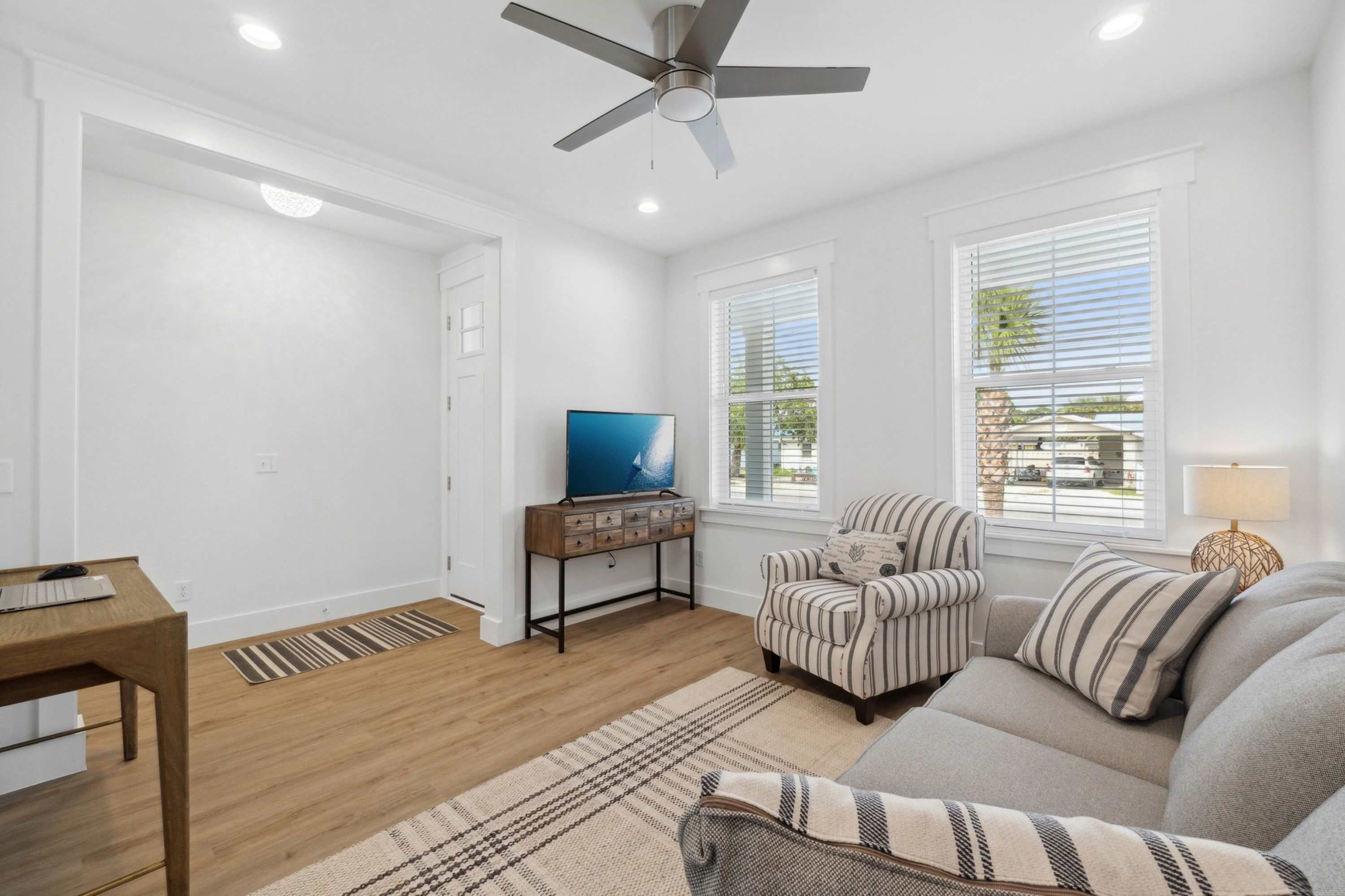 Blissful Getaway 4 BDR Whole Home with Heated Pool! 7