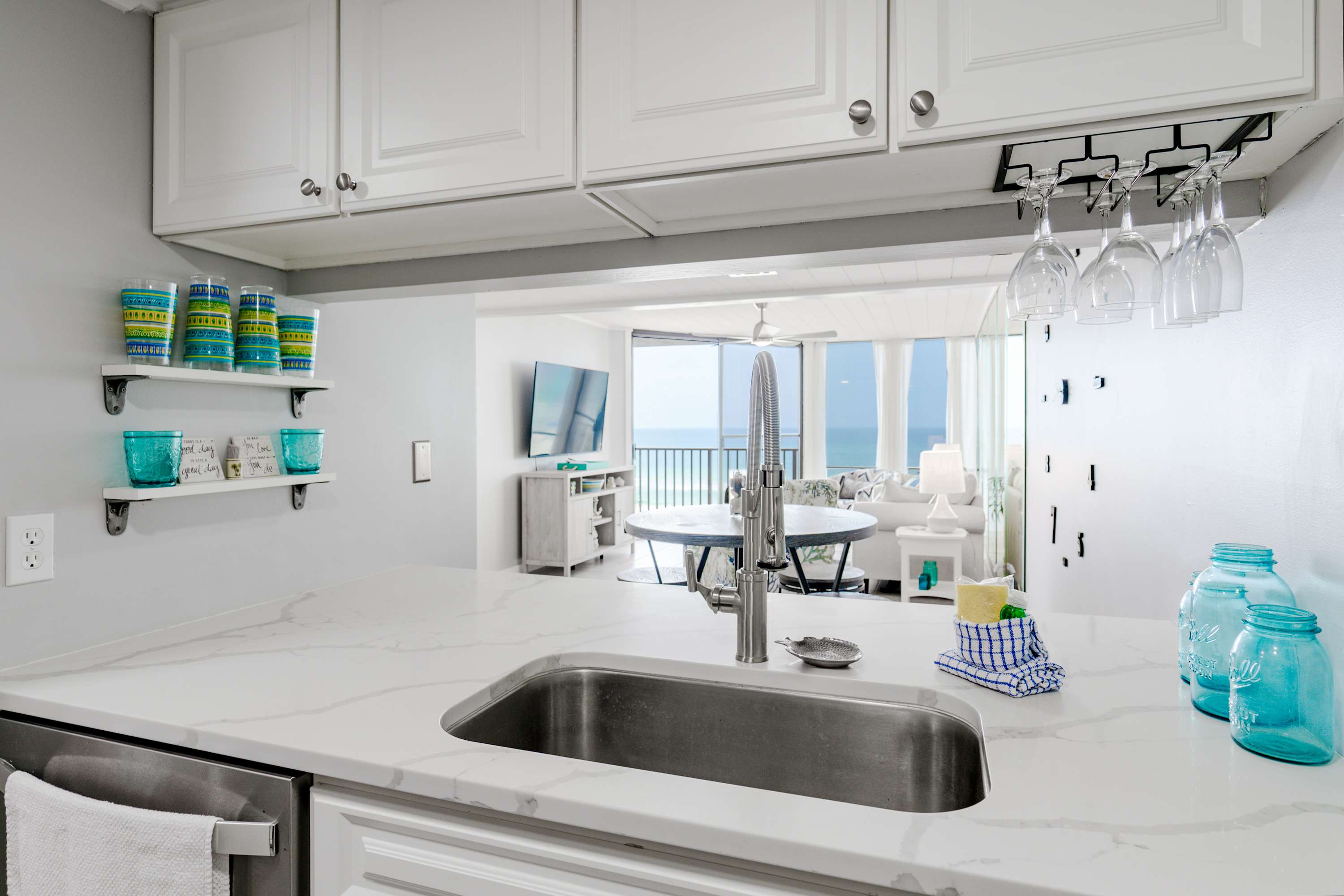 Beachfront Days Ocean View Condo Bliss 8