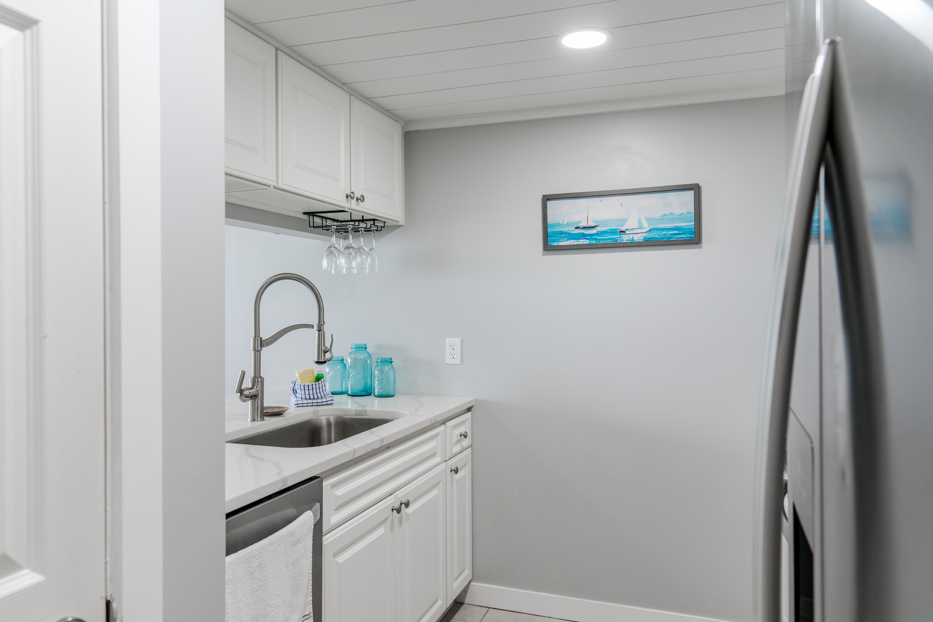 Beachfront Days Ocean View Condo Bliss 7