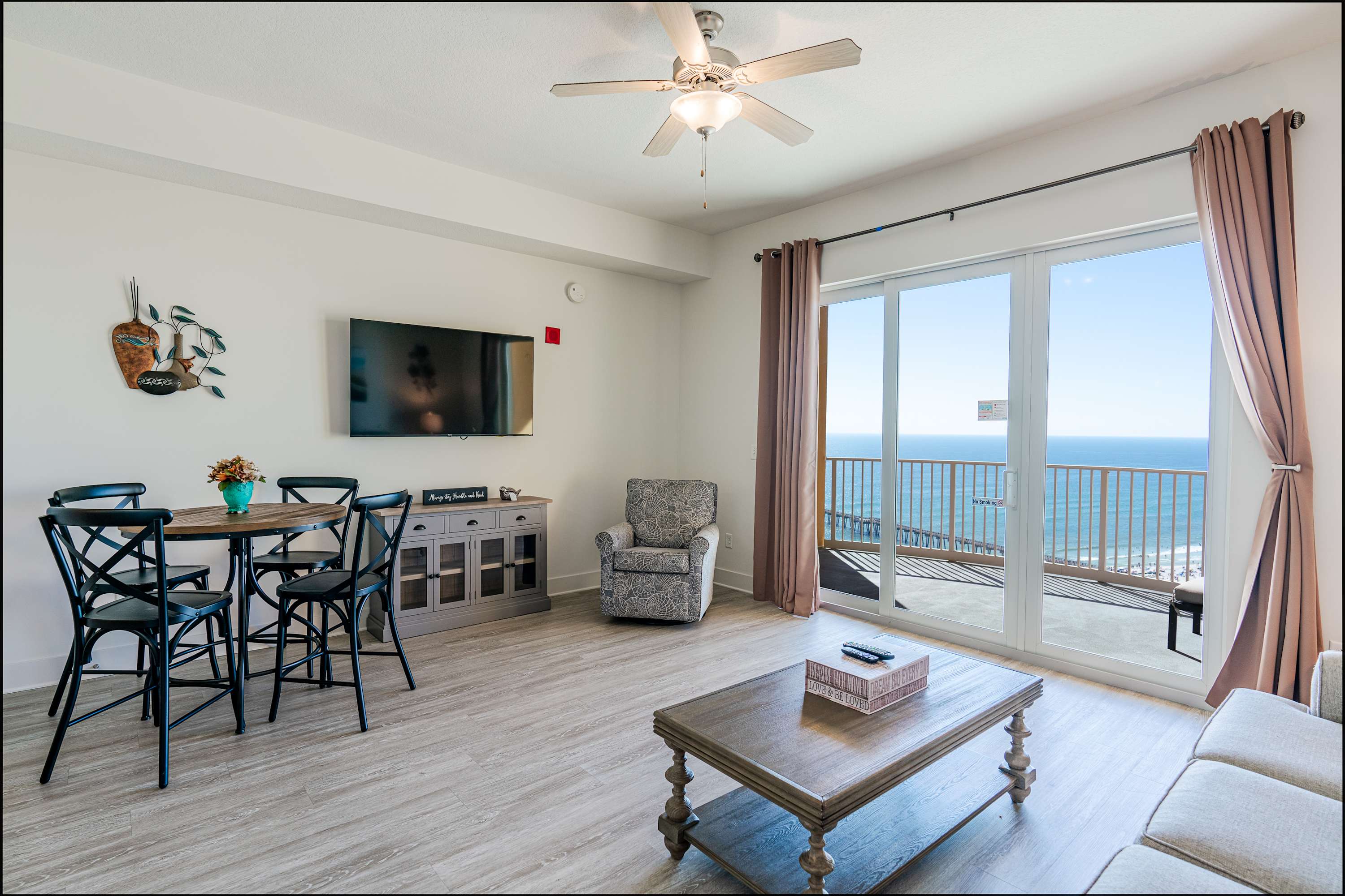 Sandy Feet Retreat - Ocean View Condo 6