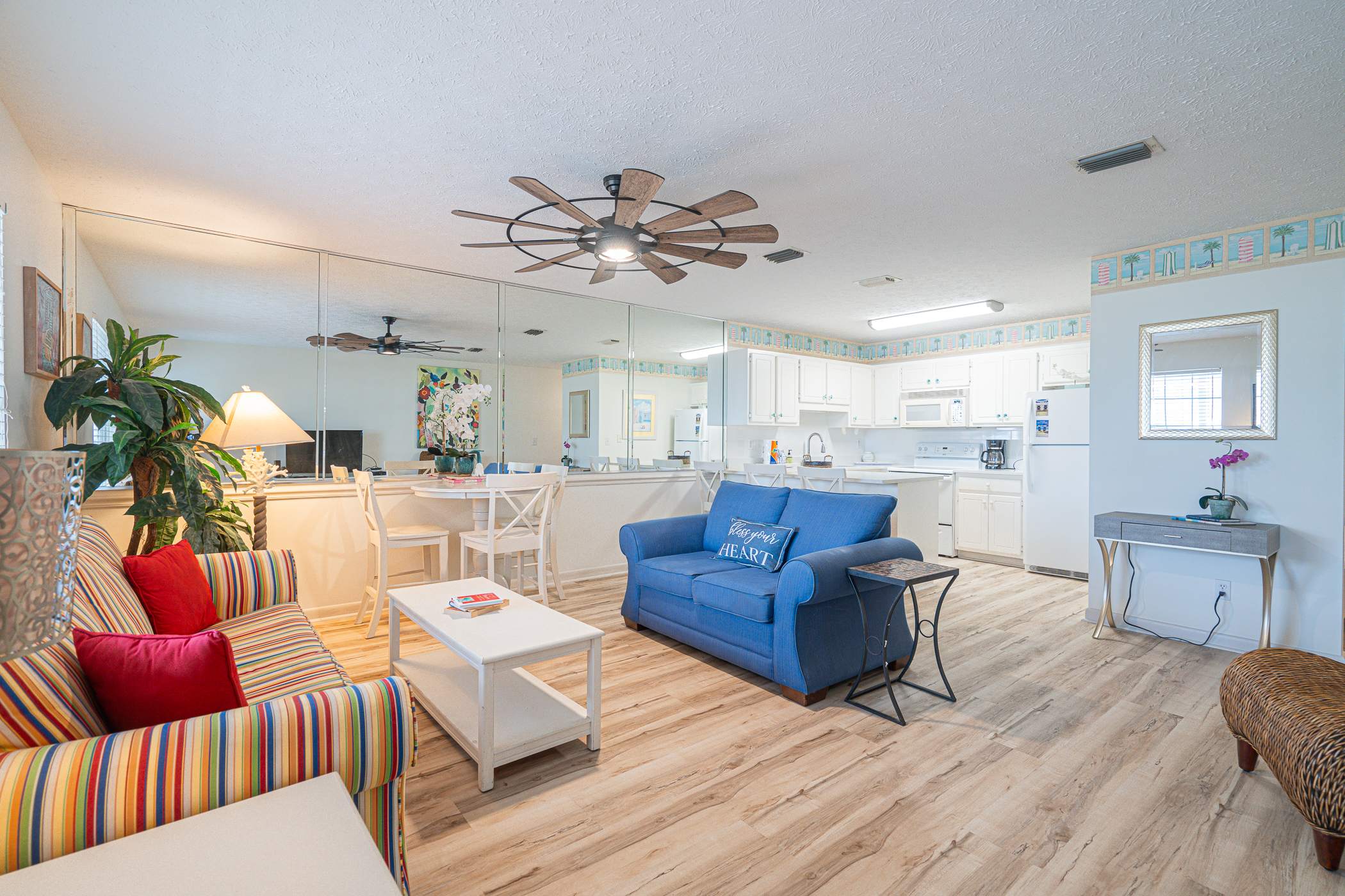 Sun Kissed - Beachside Condo with Pool 2