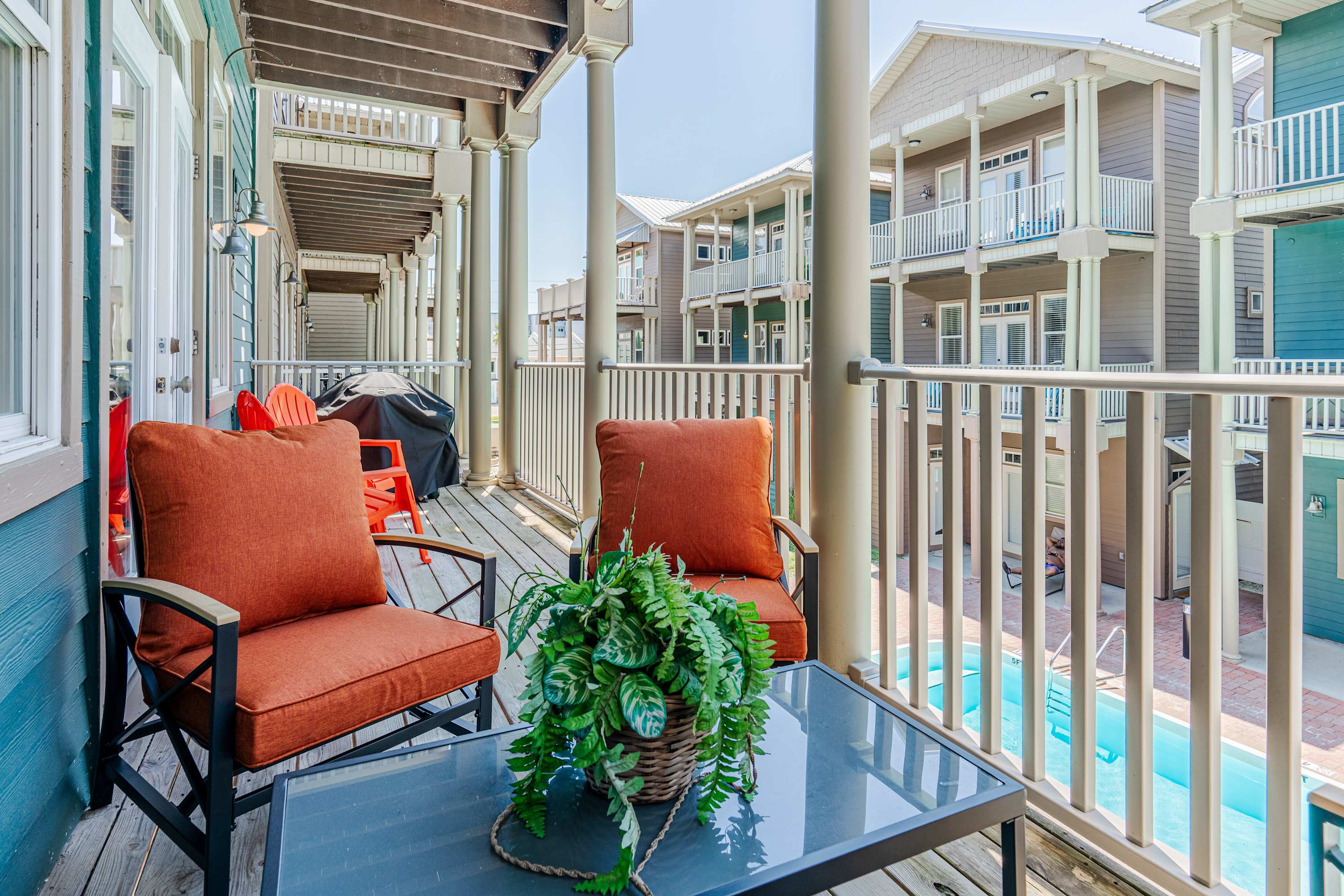 balcony with seating for 4