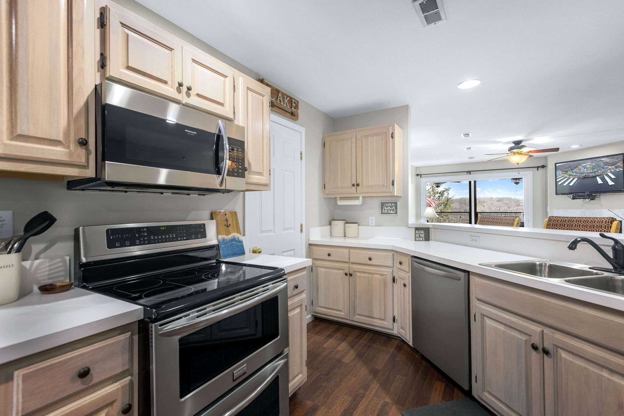 Family Lakefront Oasis - Picture Perfect Retreat! 5