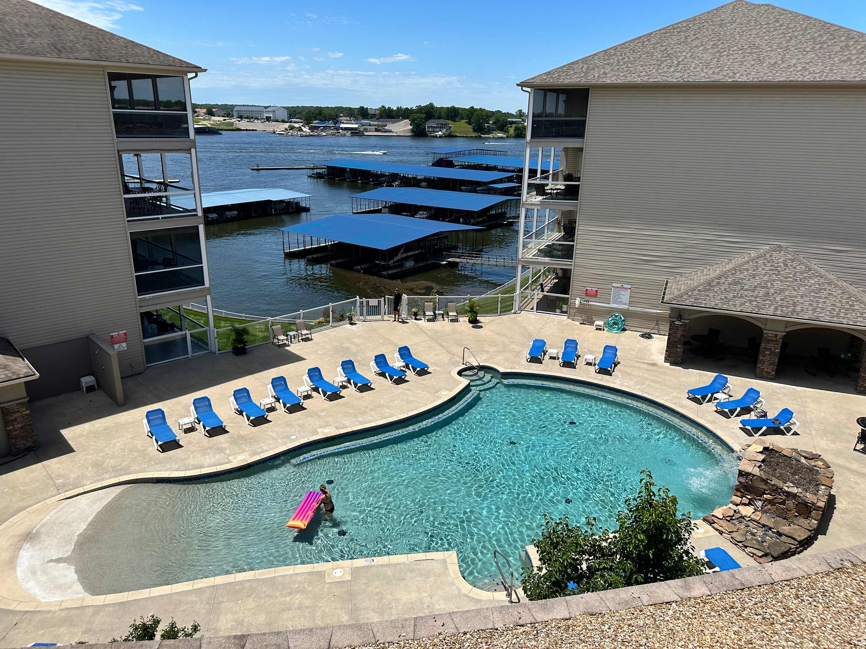 Panoramic Sunset Escape - Waterfront Condo for 7! 4
