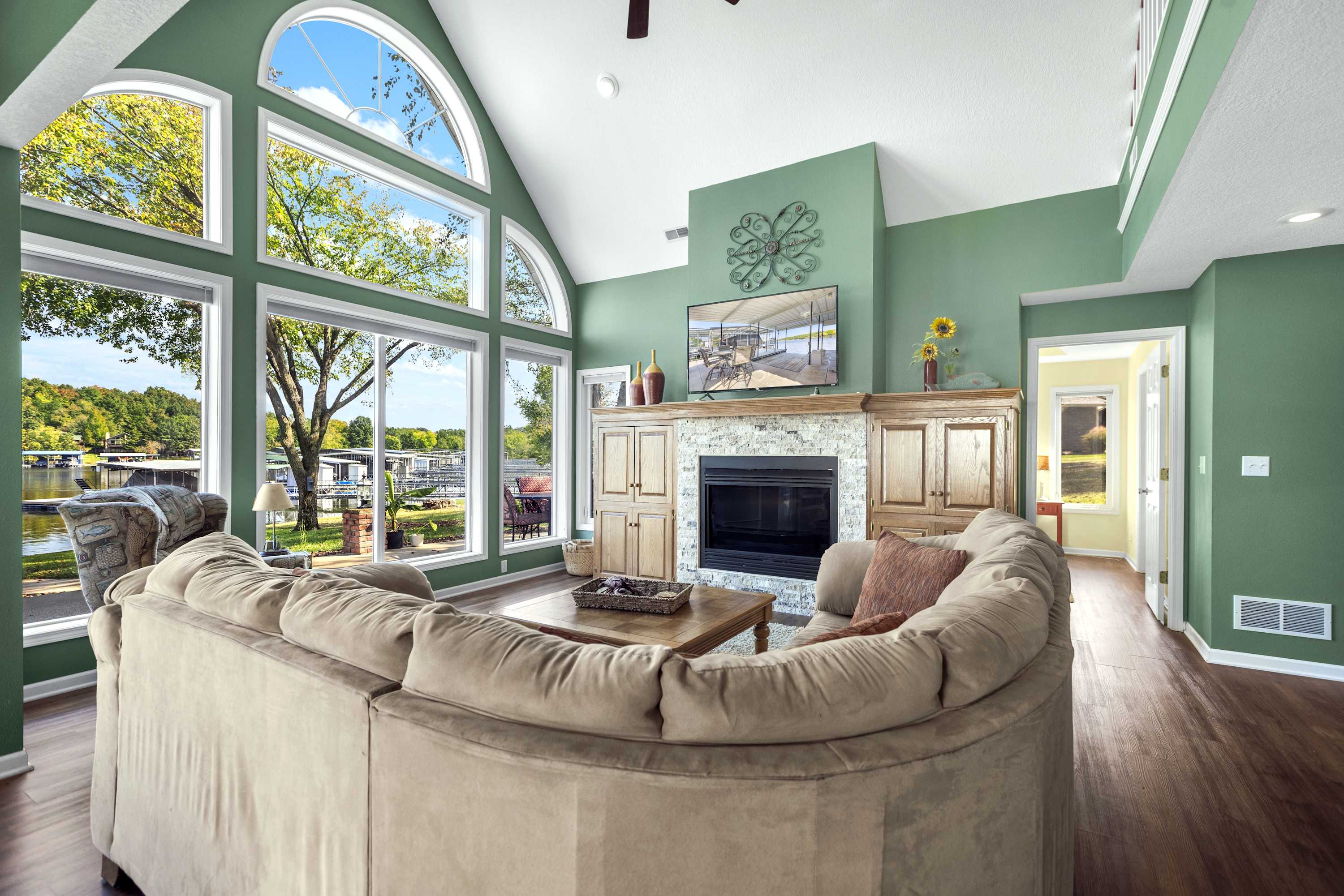 Gentle Slopes Retreat Fit For 12!