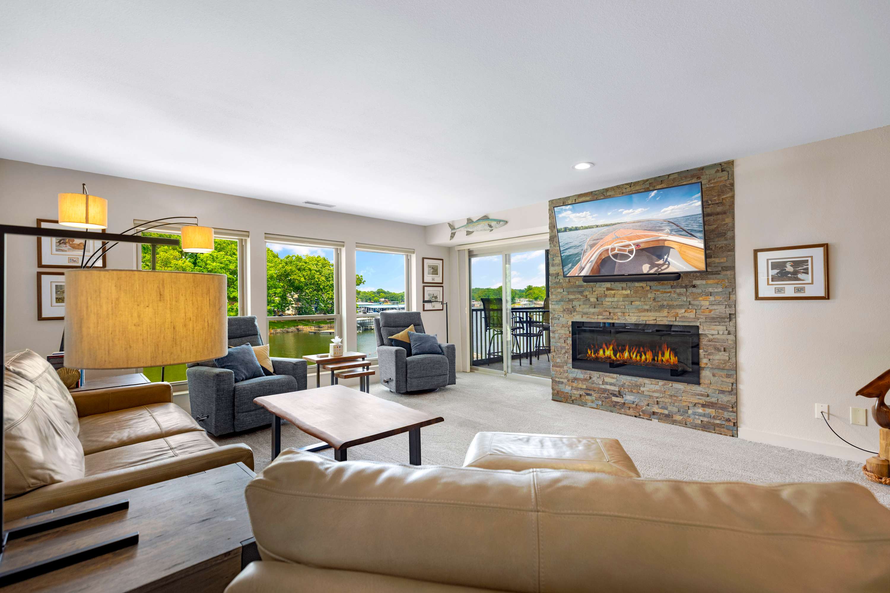 Nice and Easy - Lake of the Ozarks Getaway for 6 w/ Resort Amenities