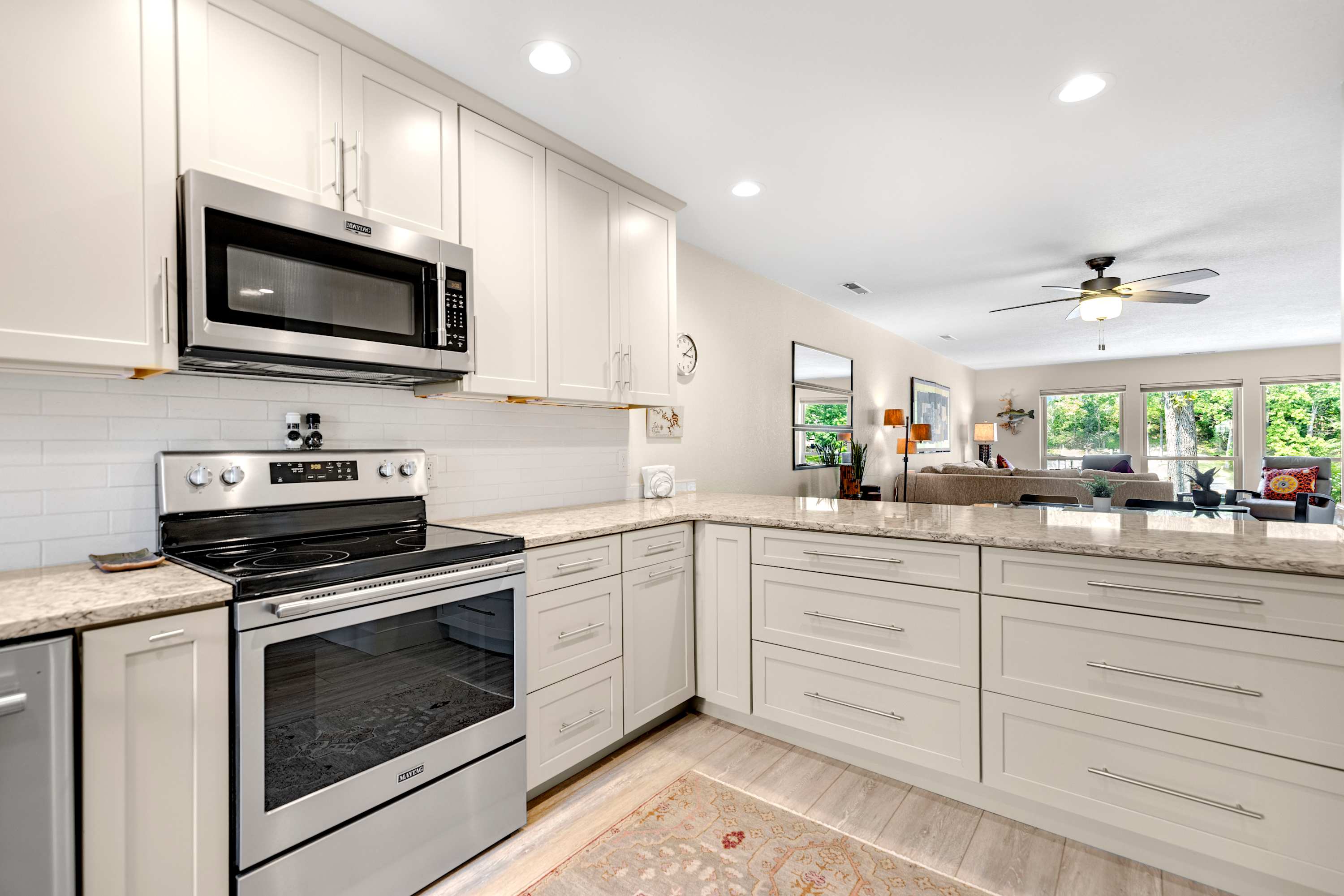 Carefree Tranquility at the Lake – Waterfront Stay for 4 w/ Resort Amenities 6