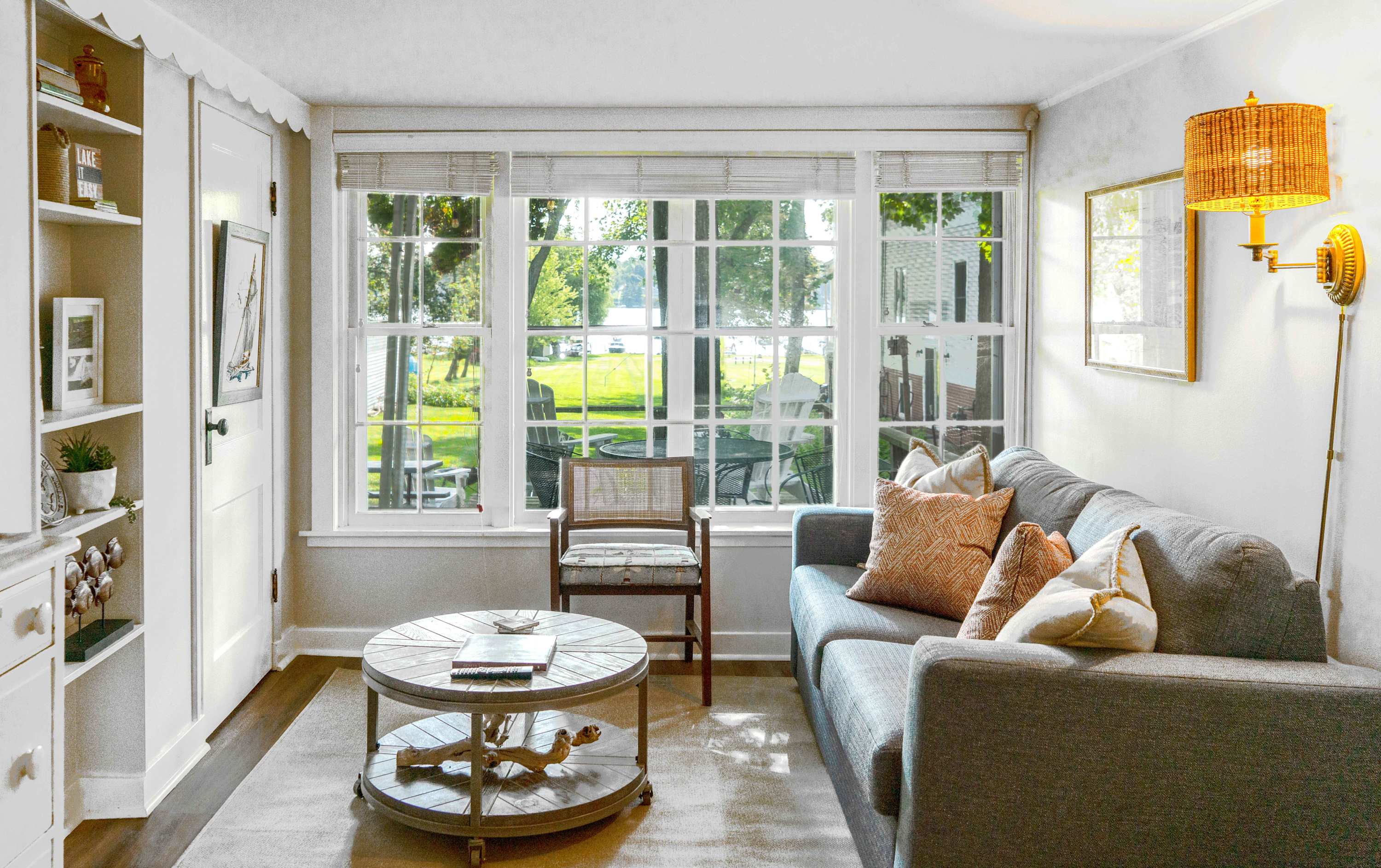 Williams Bay Lakefront Retreat - Walk the Lakepath