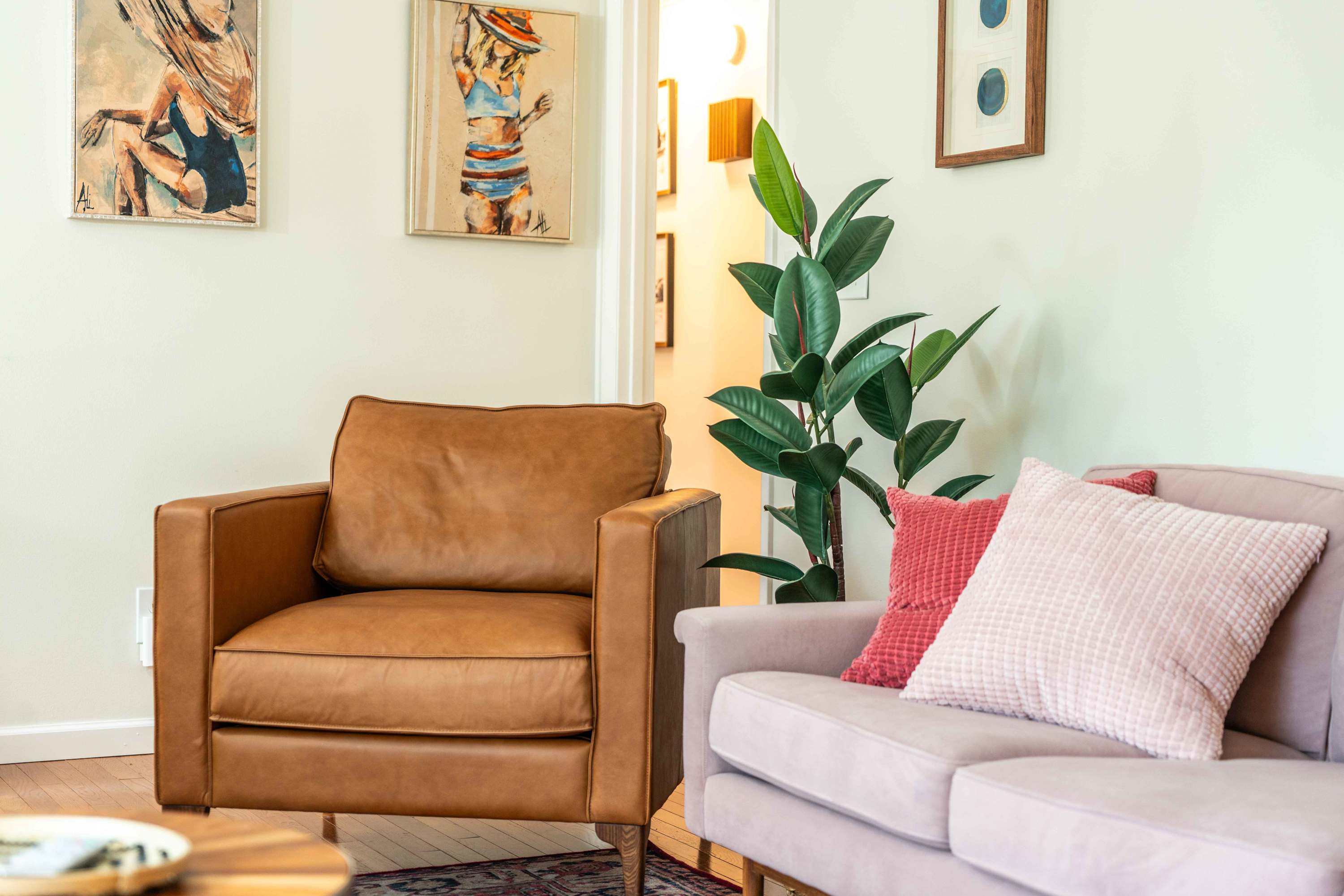 HWY Chalet Centrally located to area attractions! 6