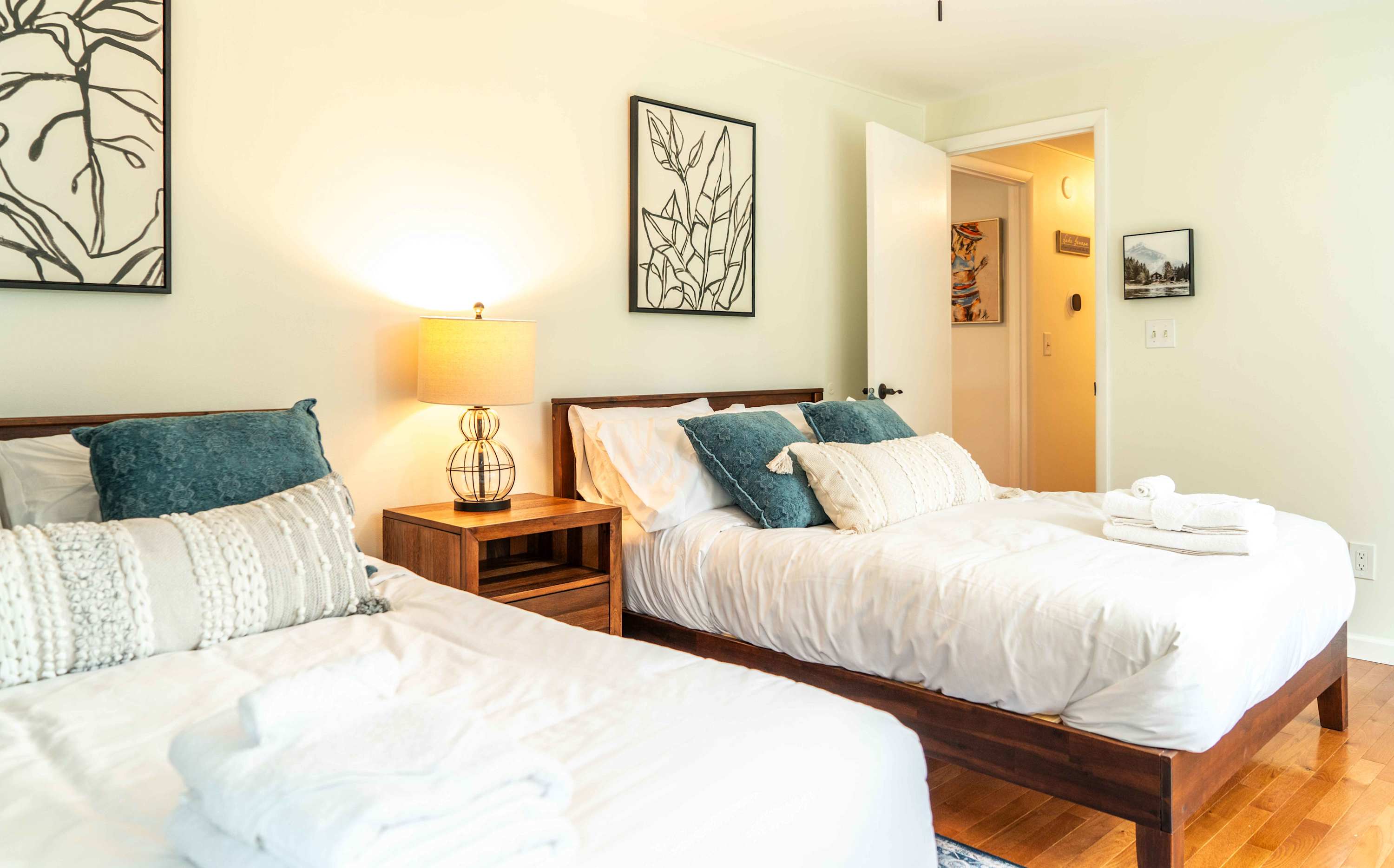 HWY Chalet Centrally located to area attractions! 7