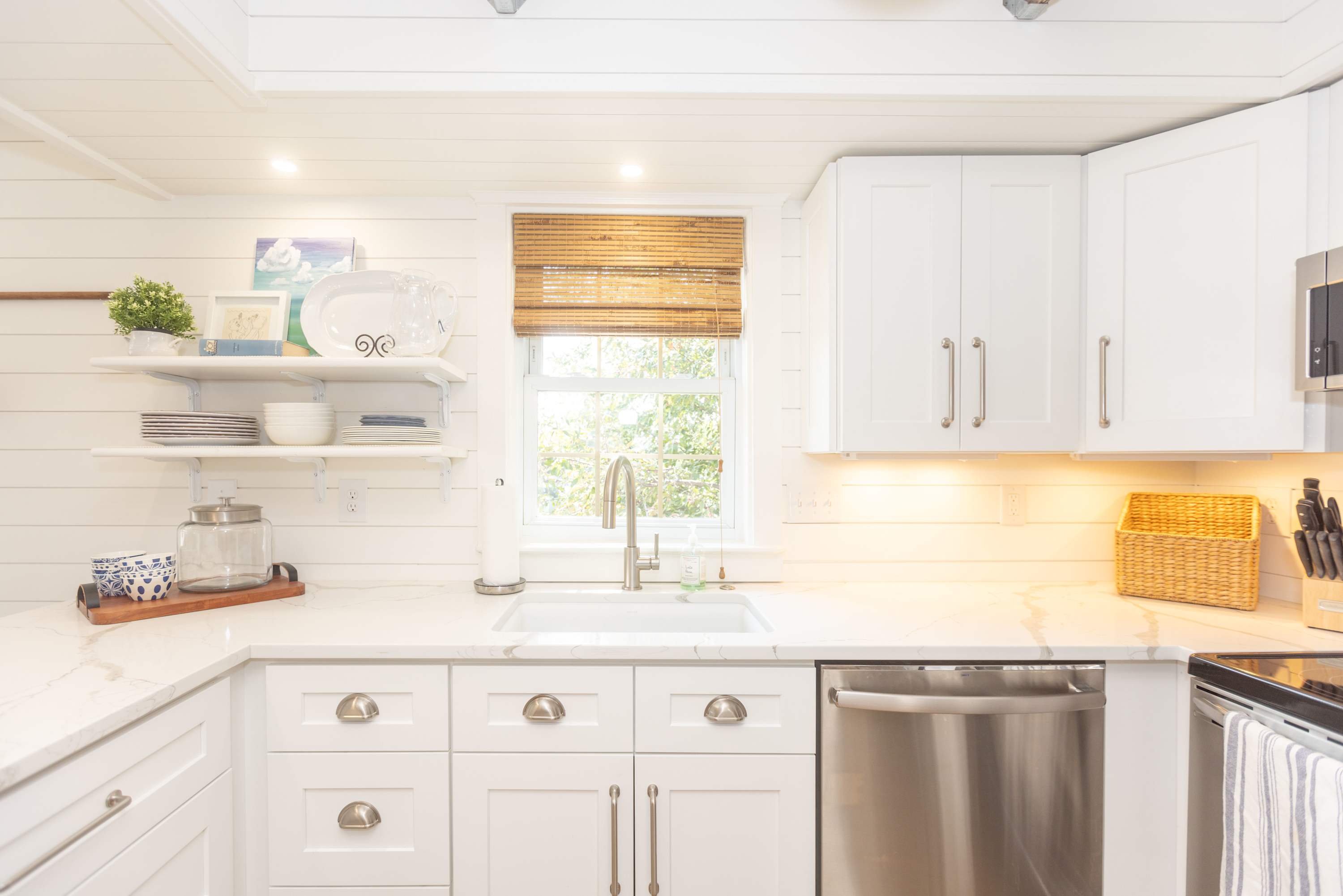 Fully furnished and equipped kitchen