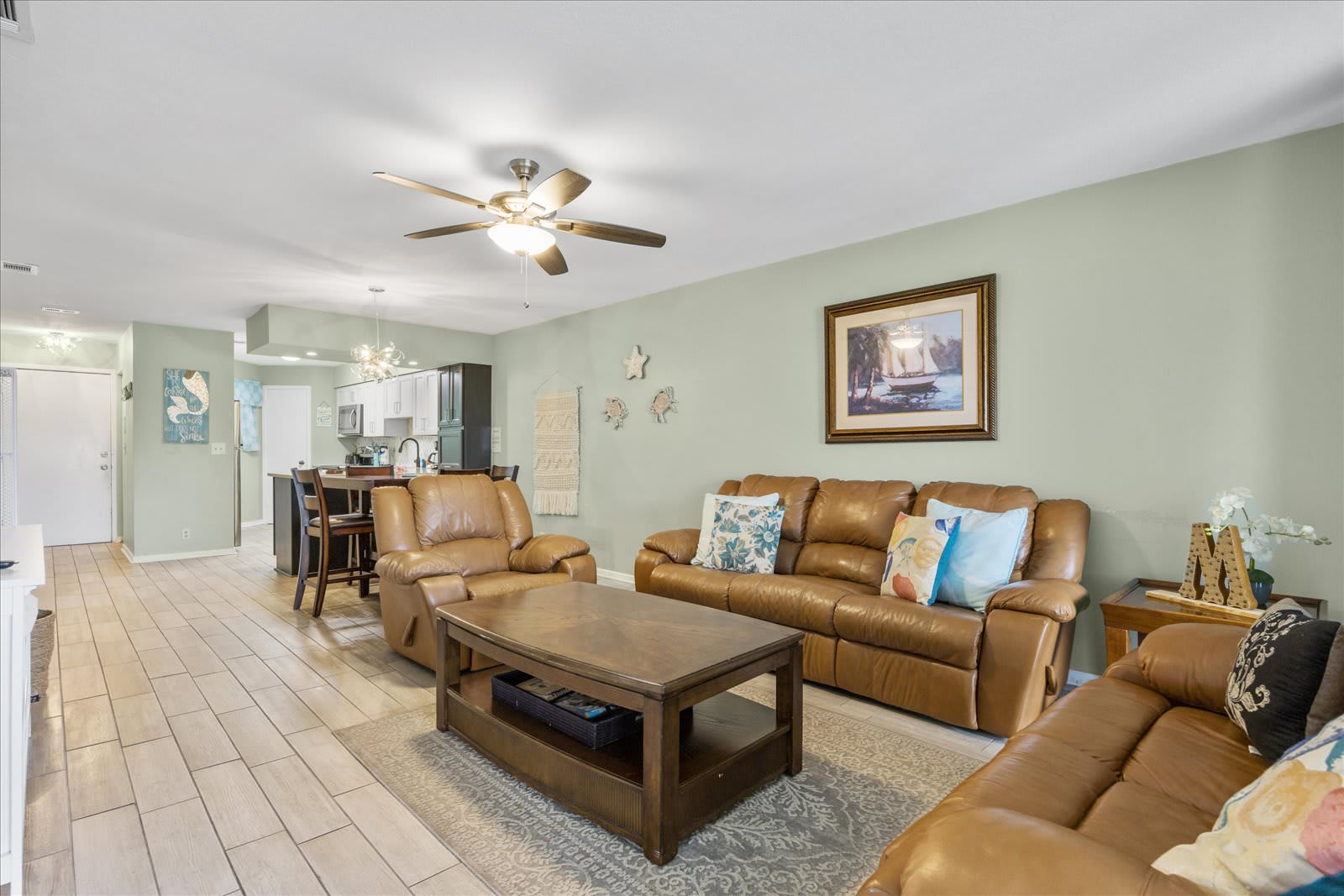 Ocean Hibiscus - Oceanfront Resort 8