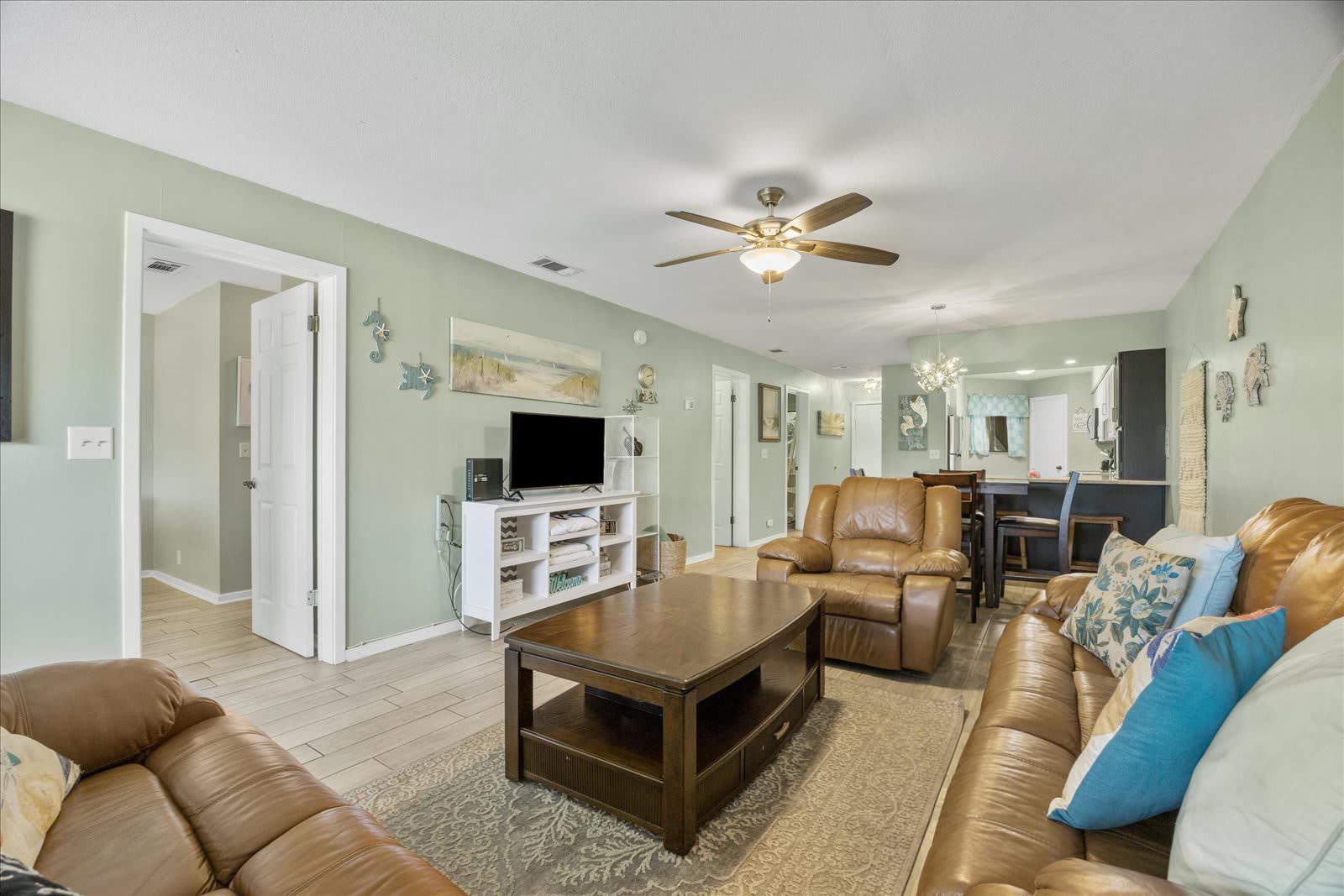 Ocean Hibiscus - Oceanfront Resort 7