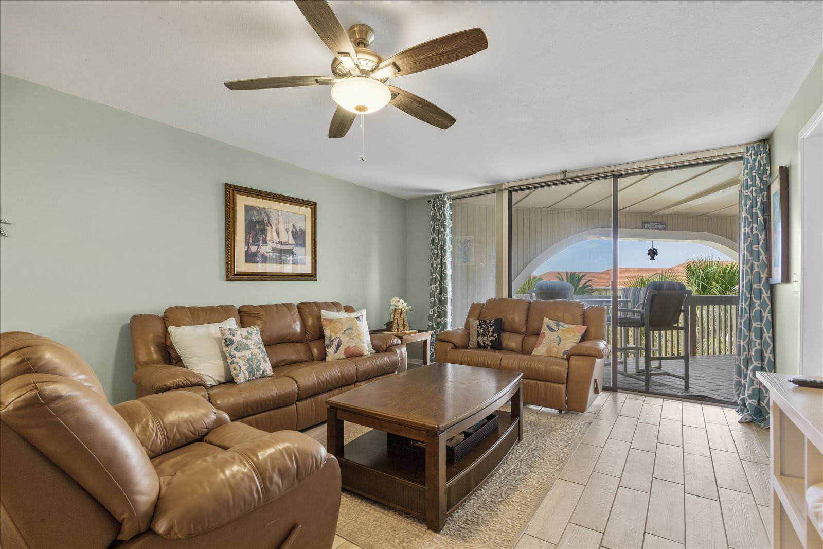 Ocean Hibiscus - Oceanfront Resort 6