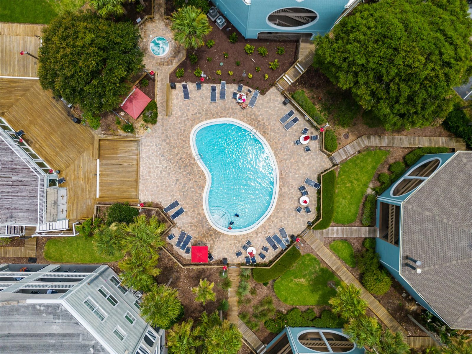 Take advantage of the complex amenities 