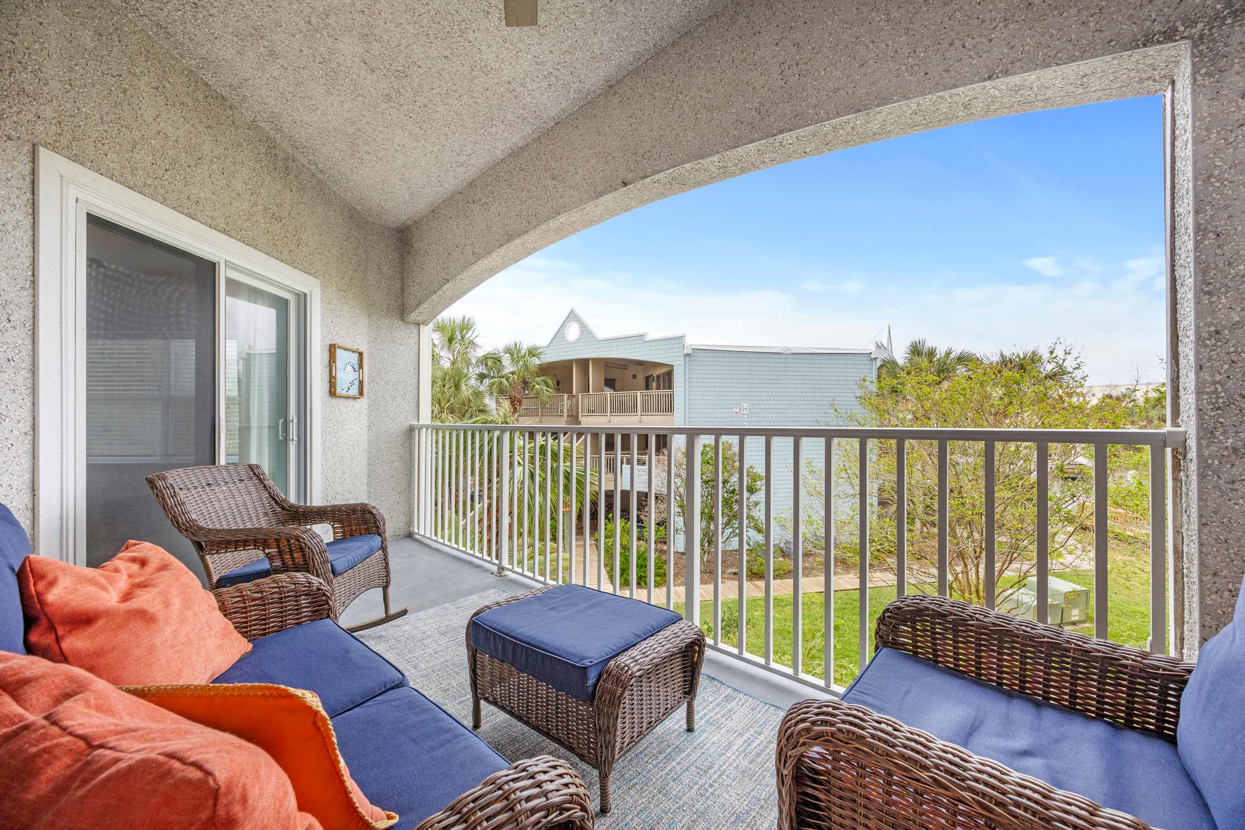 Ocean Hibiscus Retreat - For 8 6