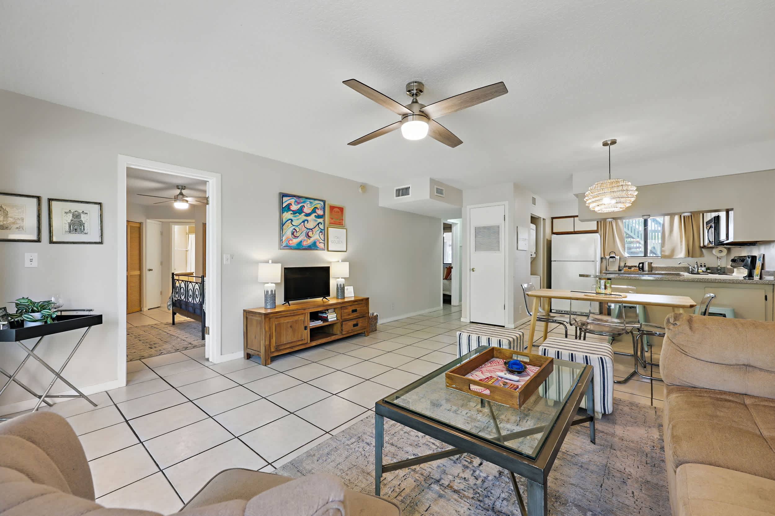 Hibiscus By the Sea - First Floor Entry + Long Term Stays Available