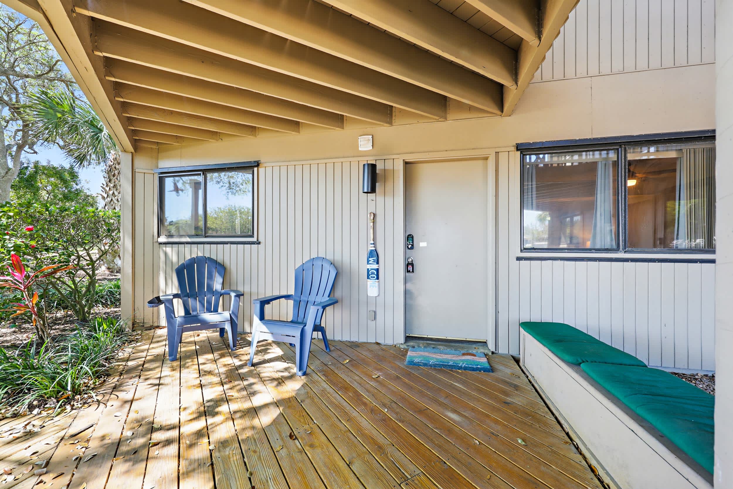 Hibiscus By the Sea - First Floor Entry + Long Term Stays Available 6