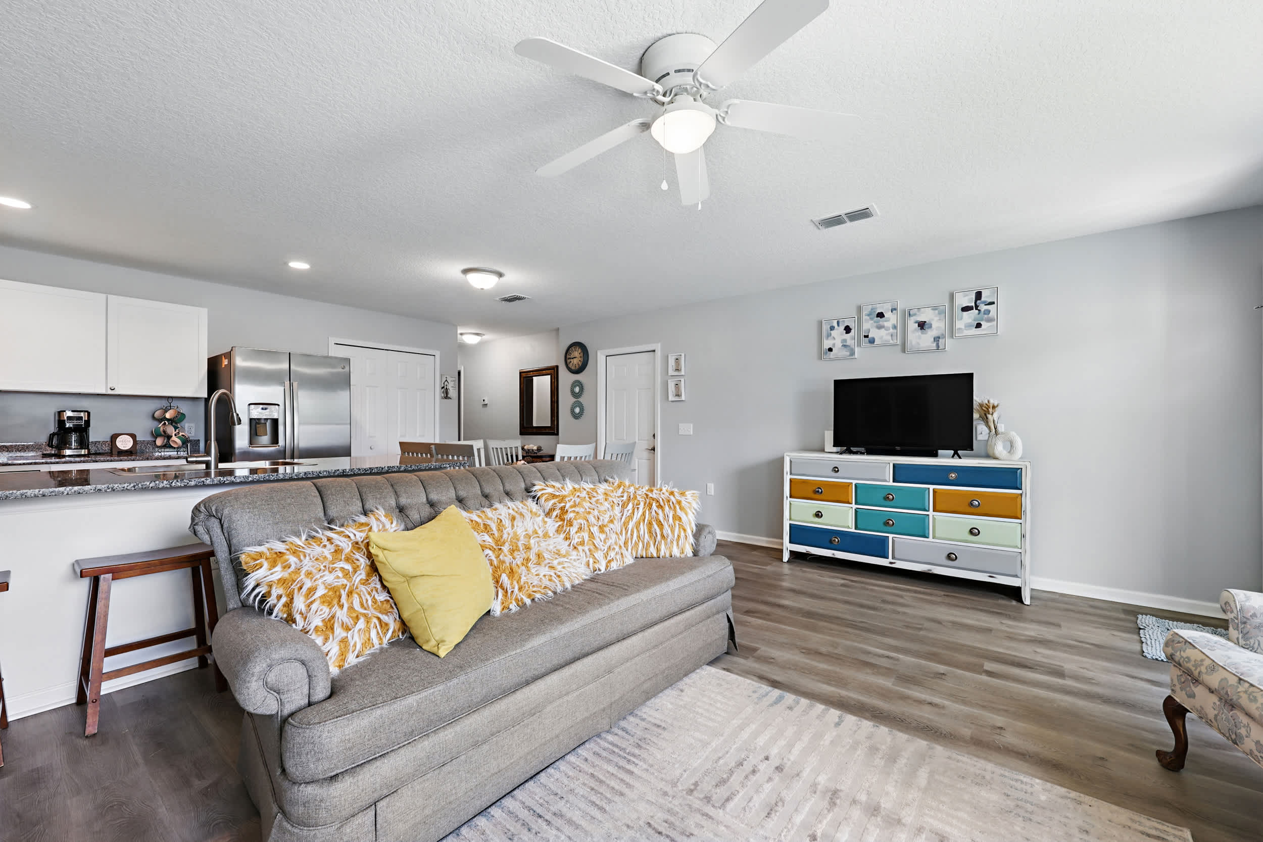 Ocean Blue Haven - Stay for 6! 6