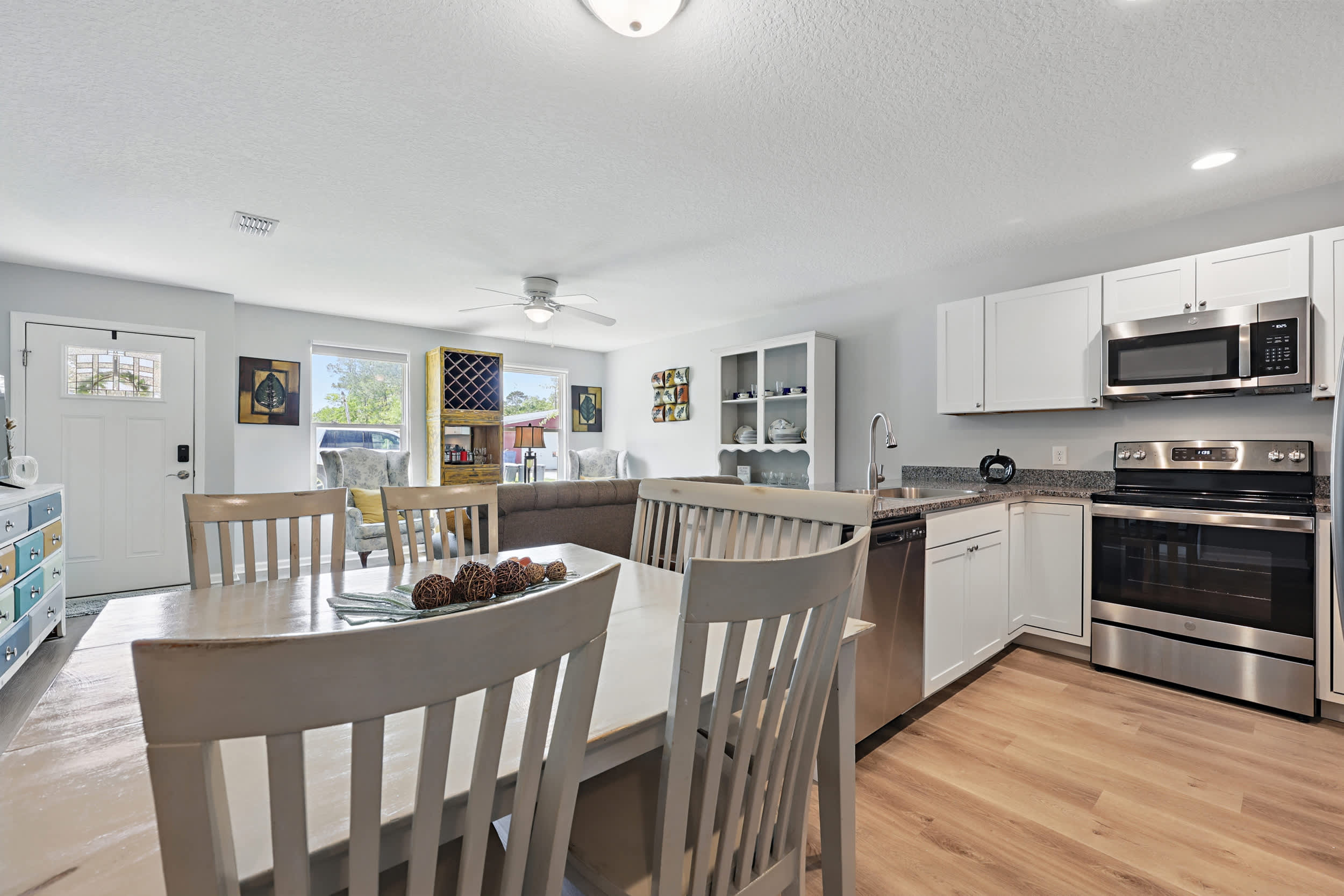 Ocean Blue Haven - Stay for 6! 8