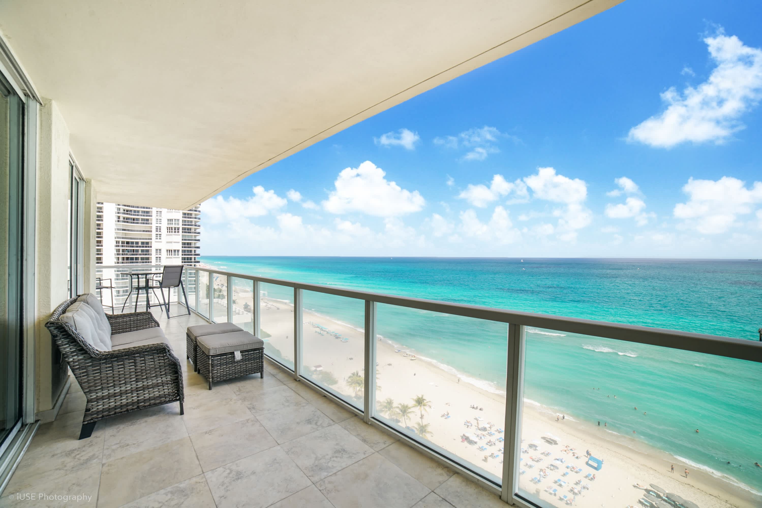 Balcony on the Ocean - Luxury beachfront condo for 4 5