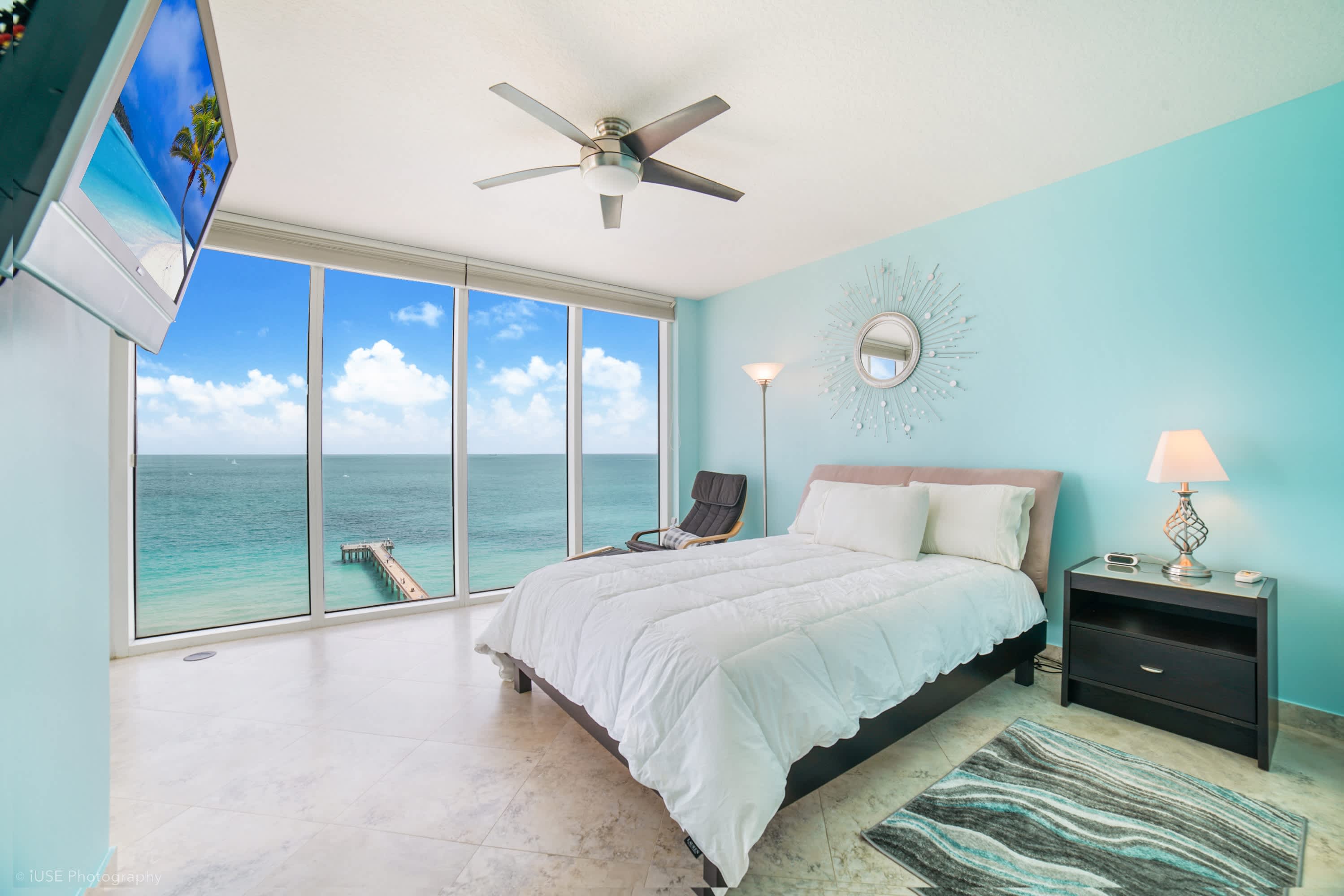 Balcony on the Ocean - Luxury beachfront condo for 4 4