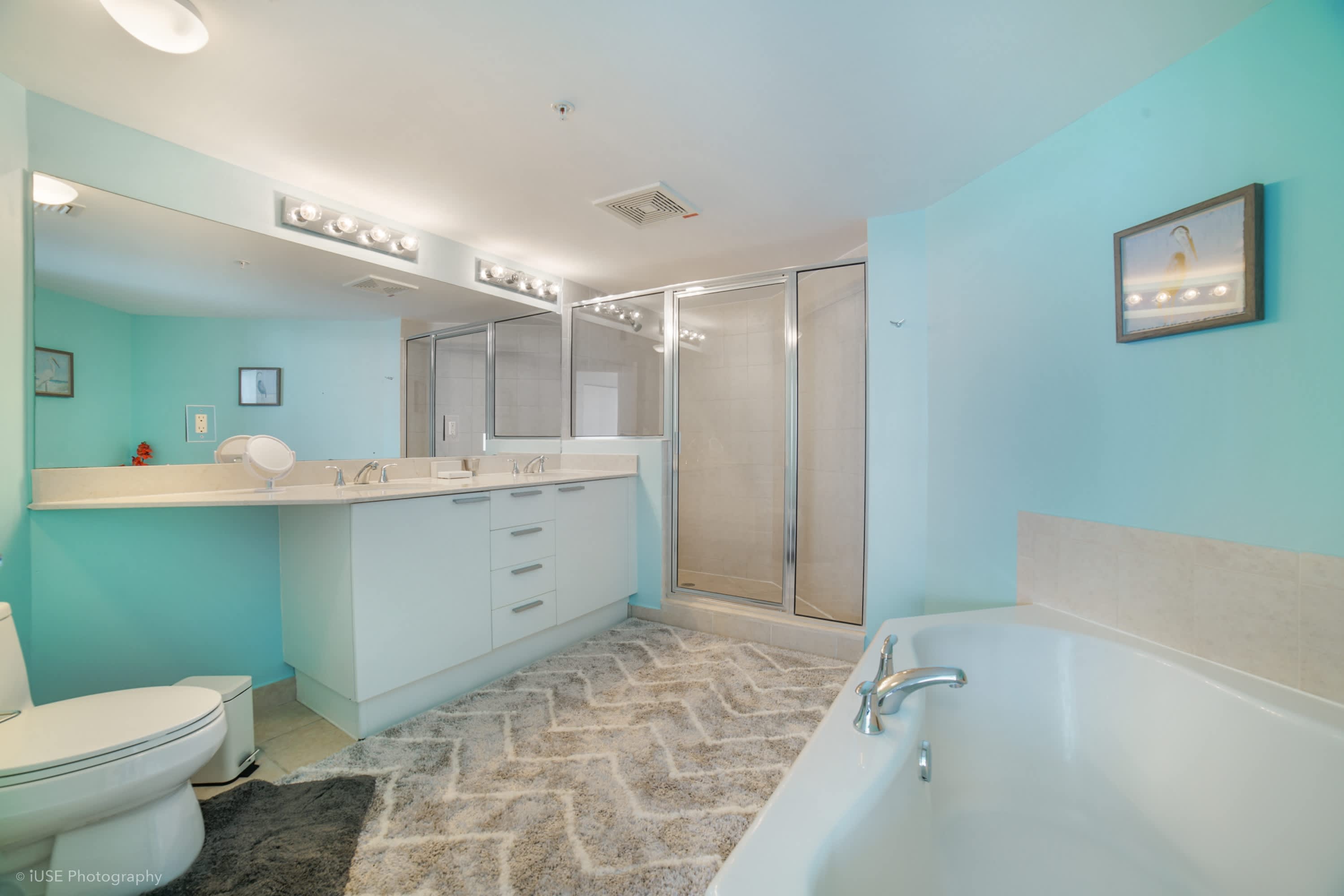 Balcony on the Ocean - Luxury beachfront condo for 4 8