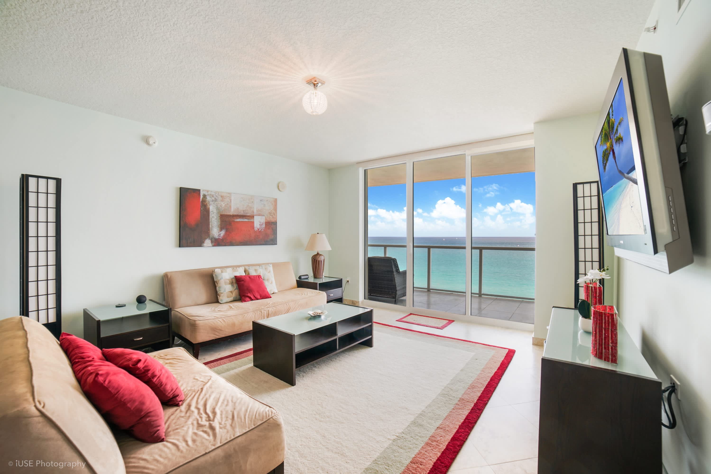 Balcony on the Ocean - Luxury beachfront condo for 4 7