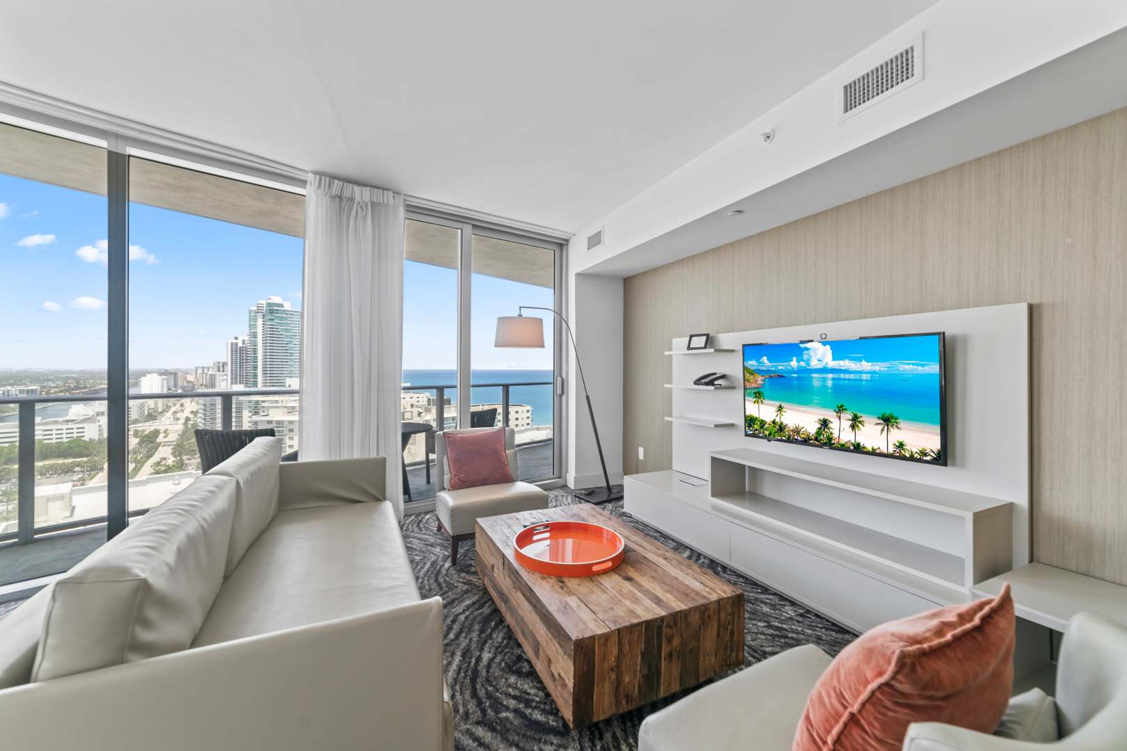 Sunny Balcony - Beautiful Stay for 2 with Ocean Views & Resort Amenities