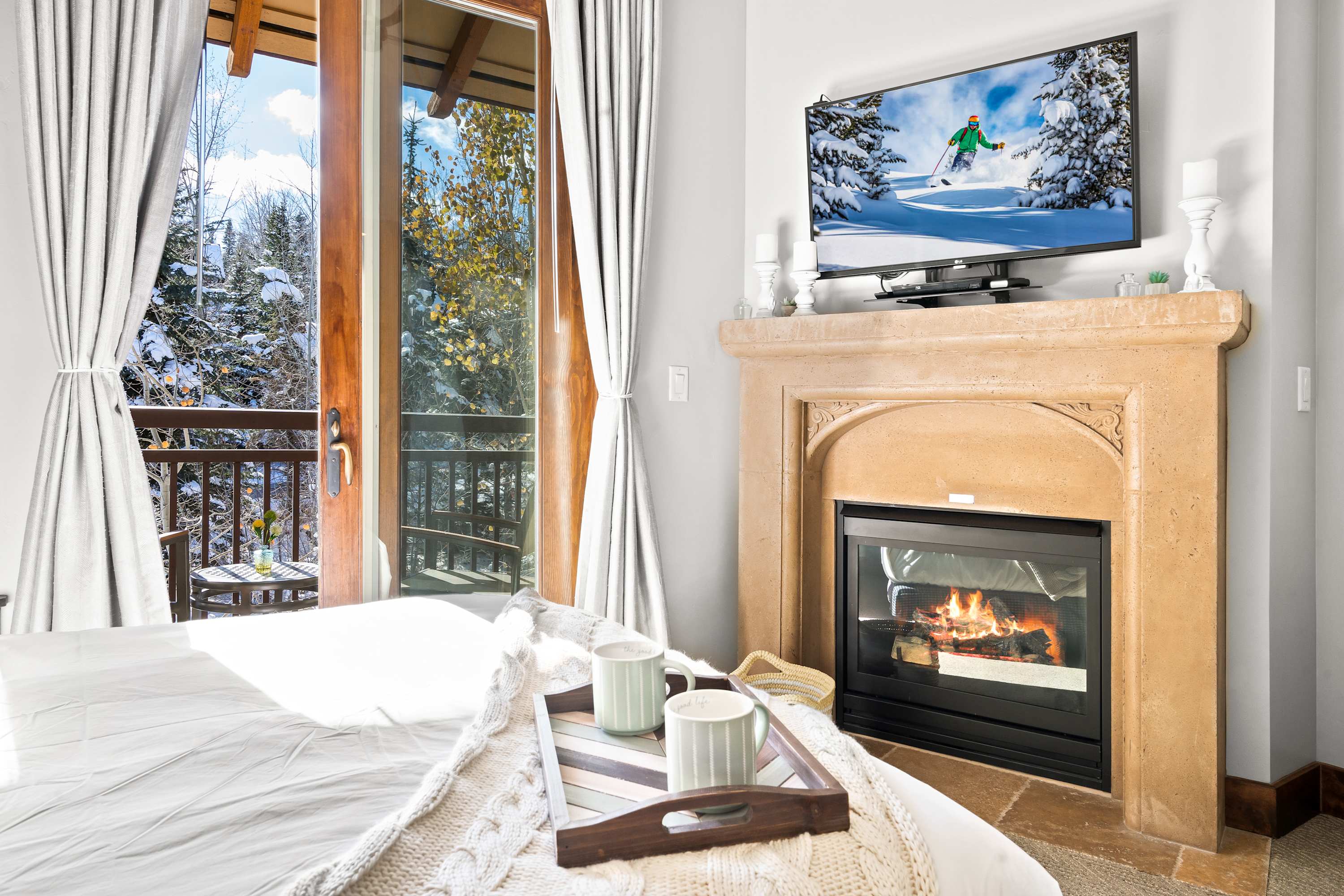 2 Queen Beds, Private Balcony, Fireplace, Desk, Kitchenette/Coffee Bar & En-Suite