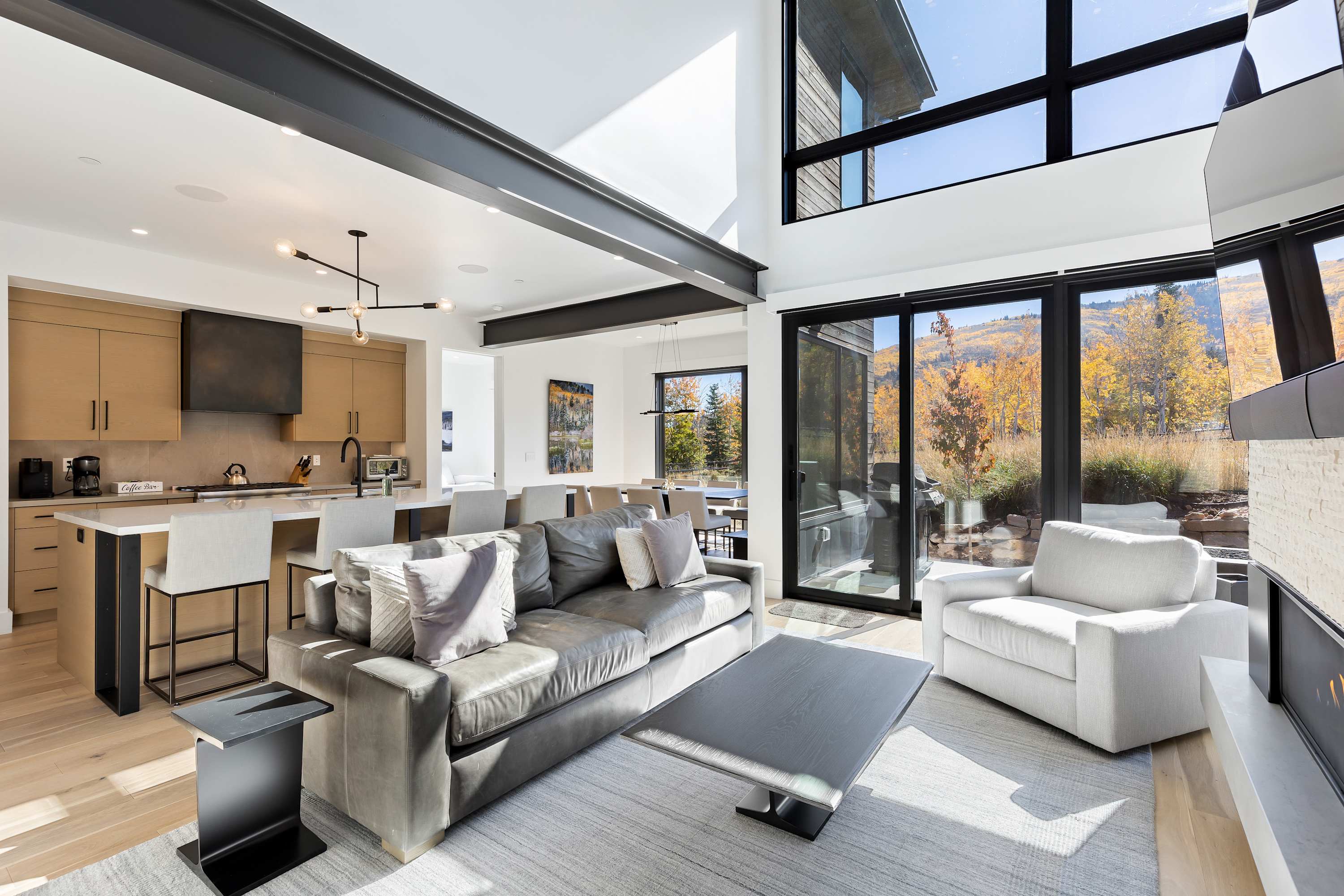 Luxury 5 Bedroom | Walk to Sunrise Gondola & Canyons Village | Ski-In | Sleeps 13