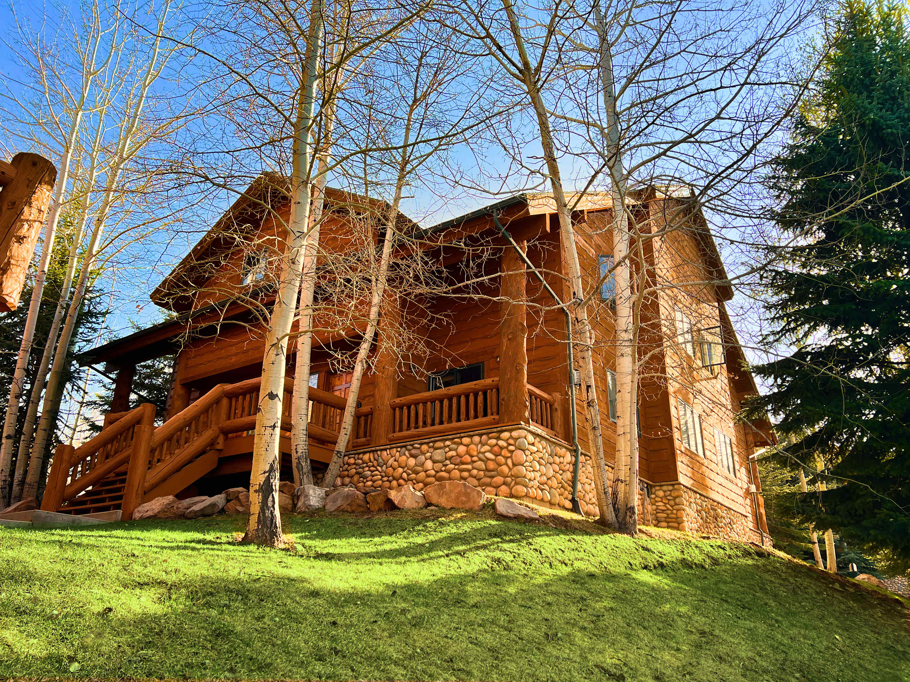 The Lazy Bear Log Cabin