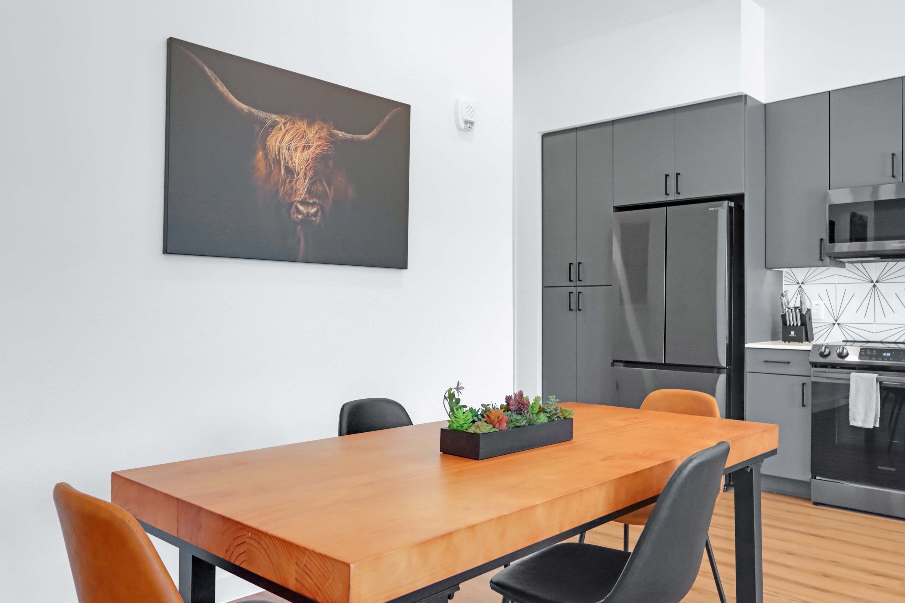 Pure Texas Poolside Oasis - Steps to Entertainment 8