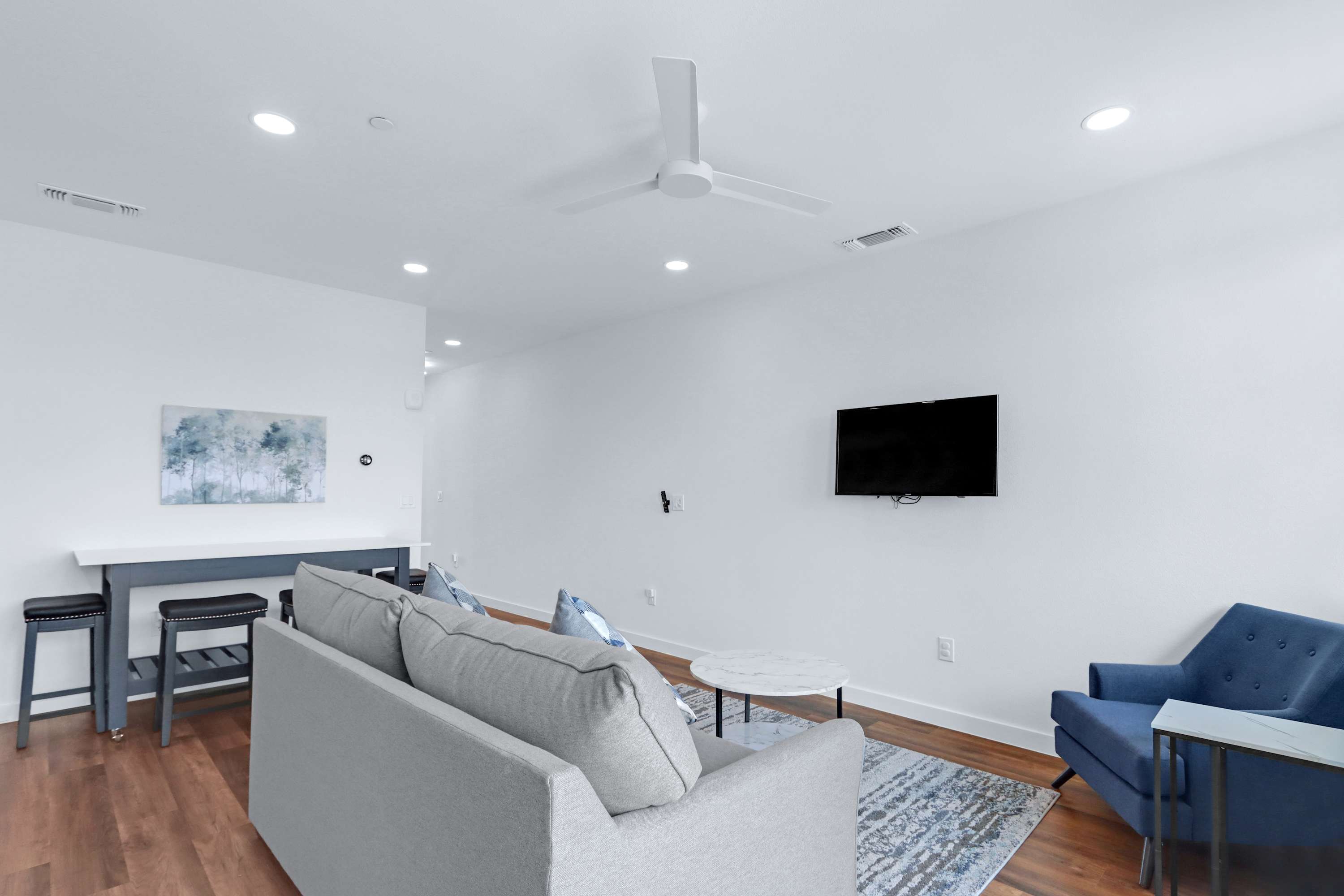 Chic Condo Minutes to Downtown, Gruene, & More 7