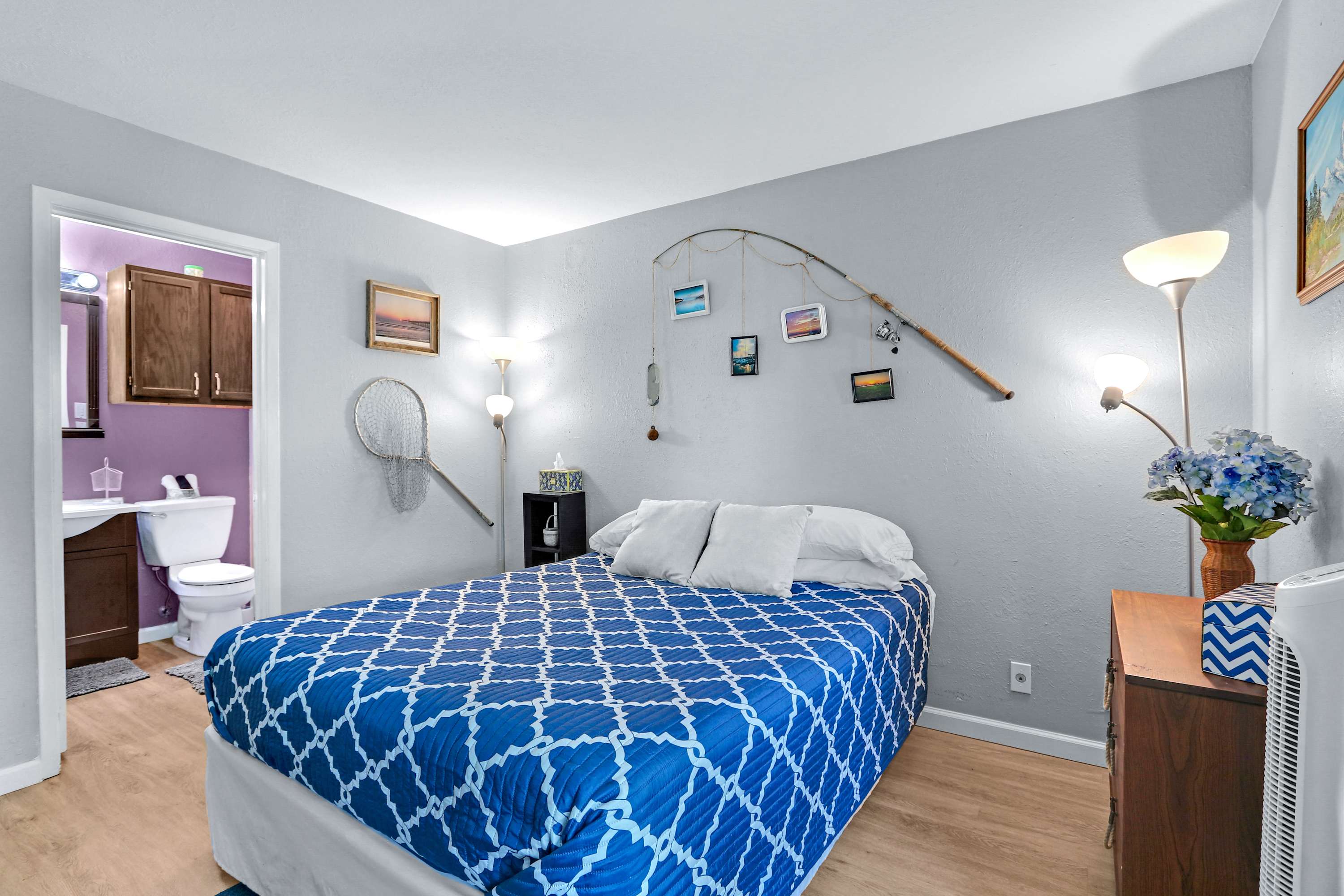 Charming Lakeside Condo - Moments to Lake Fun 5