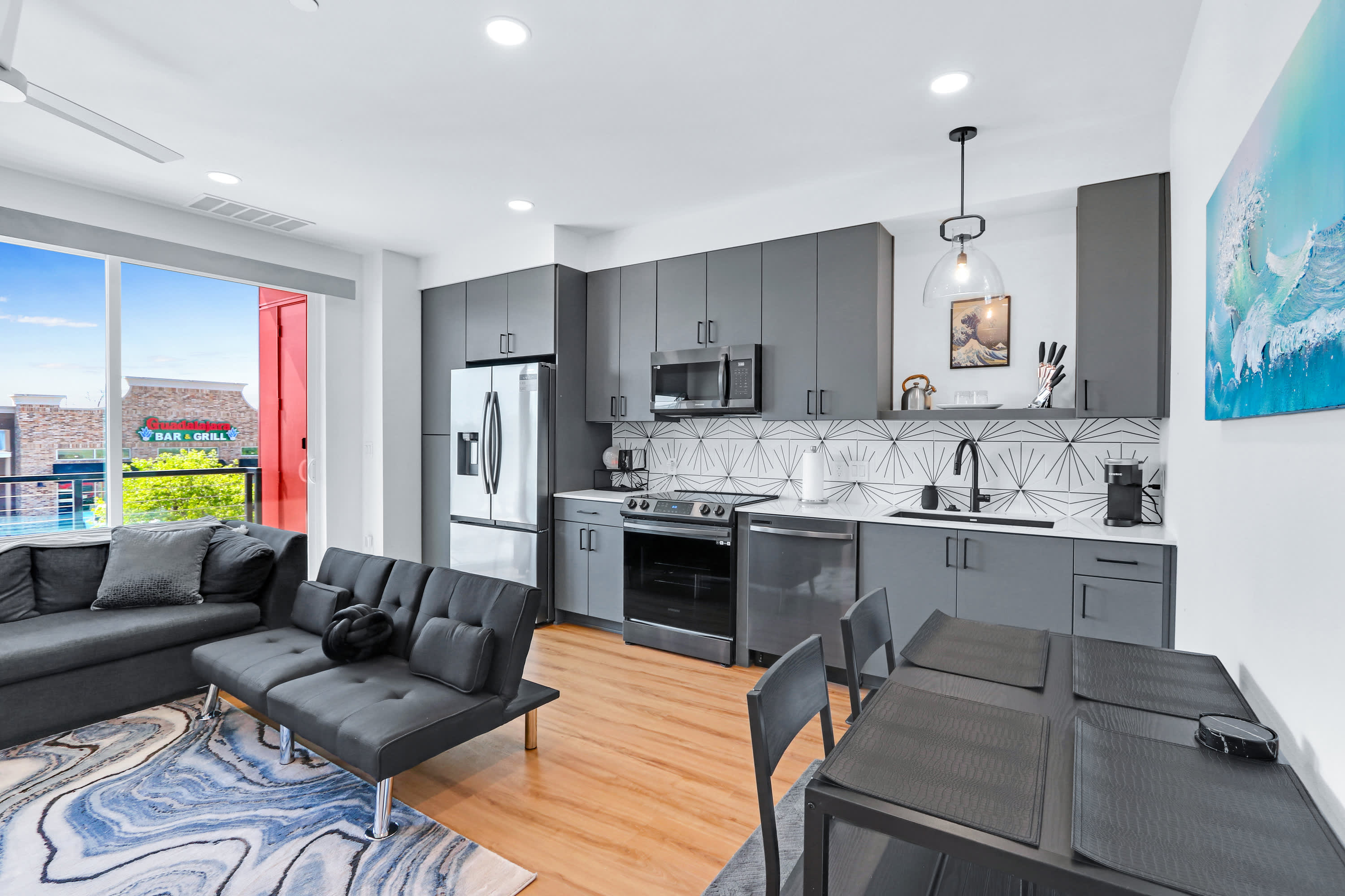 Pacific Island Inspired Stay - Amazing Location 4