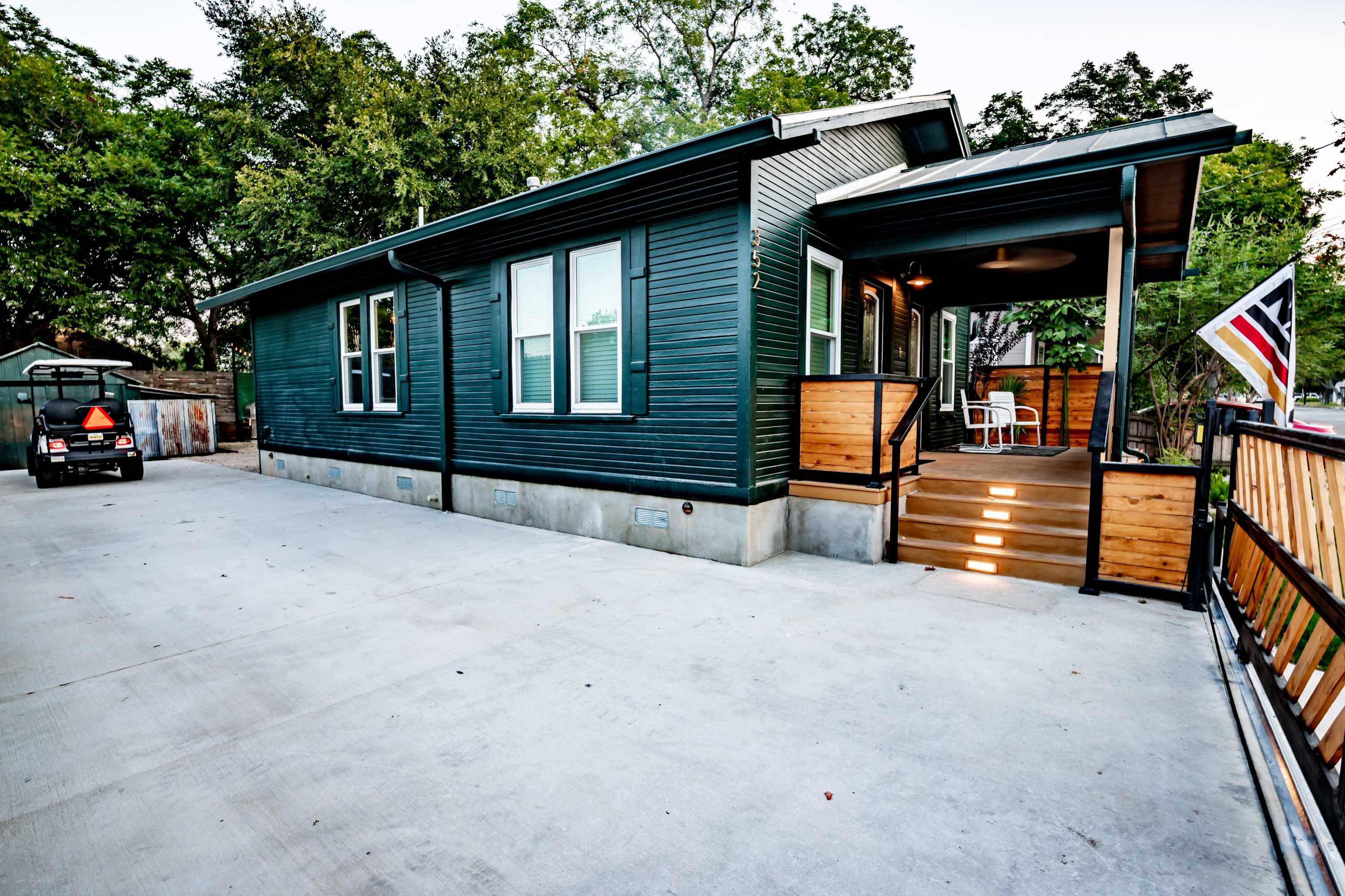 Best Location in Downtown NB - Golf Cart Included! 7