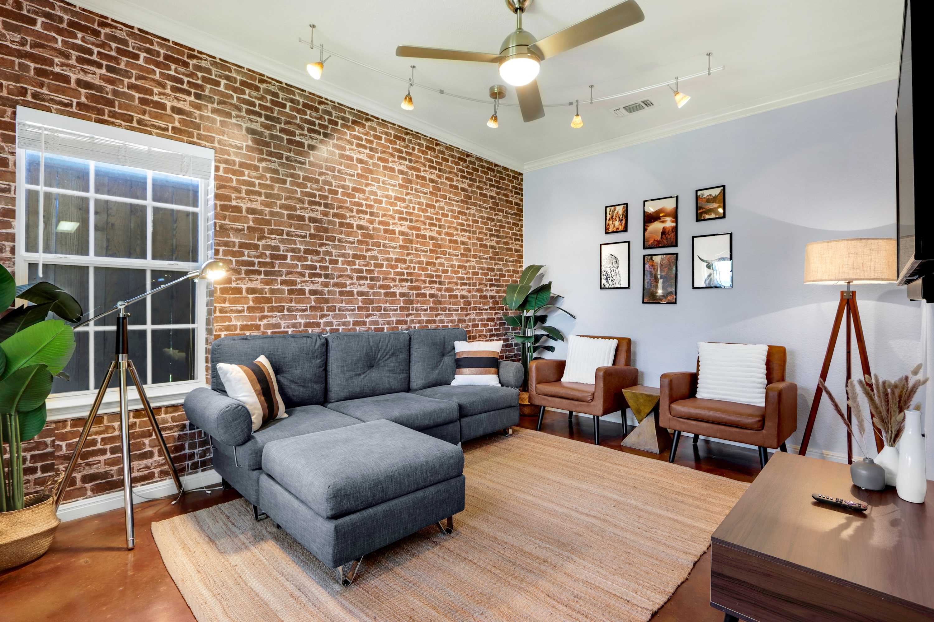 Unwind and enjoy all your favorite streaming entertainment in the living room