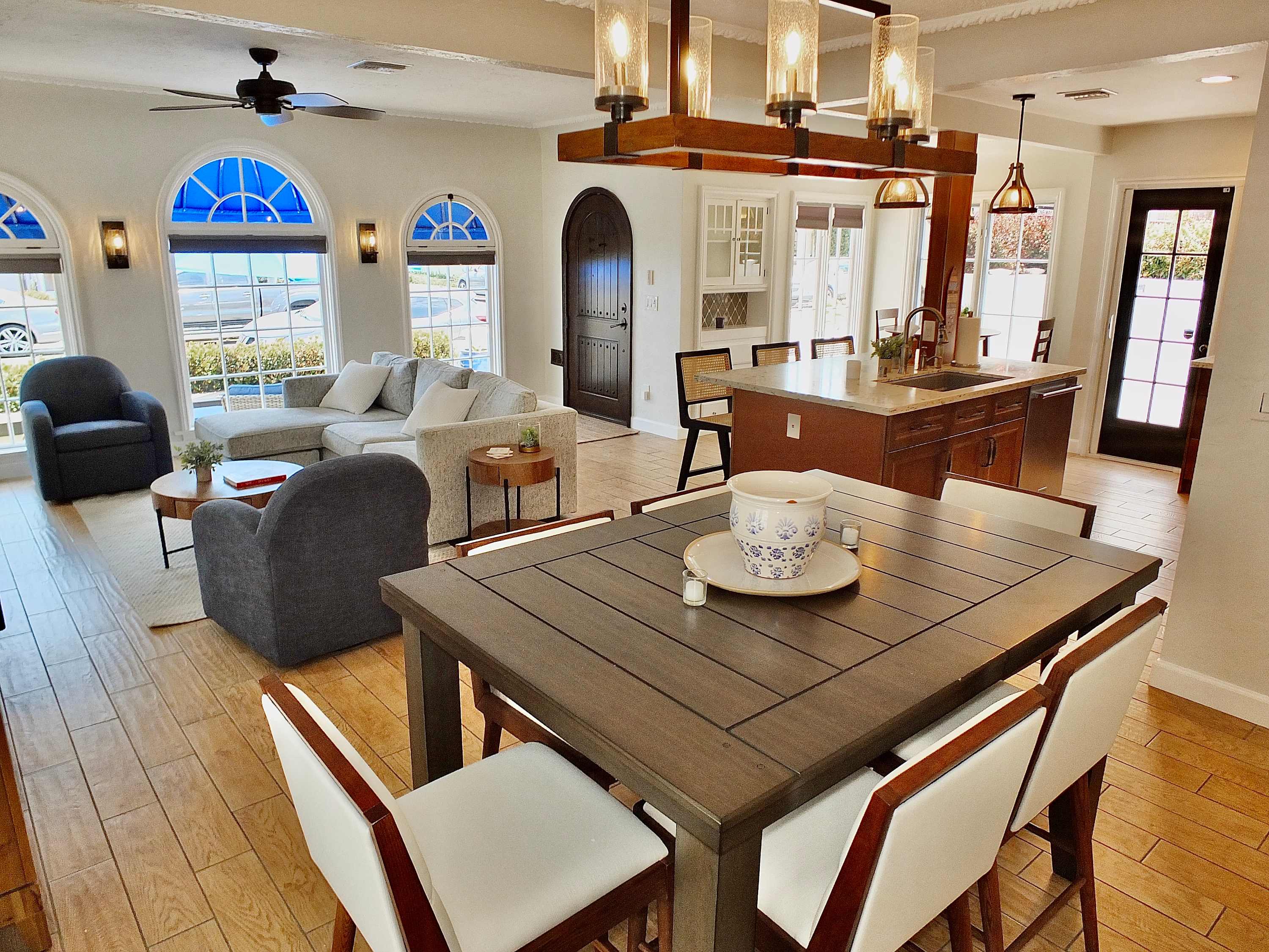 Belmont Shore Beach House - Oceanfront Views, Prime World Cup Locations! 4