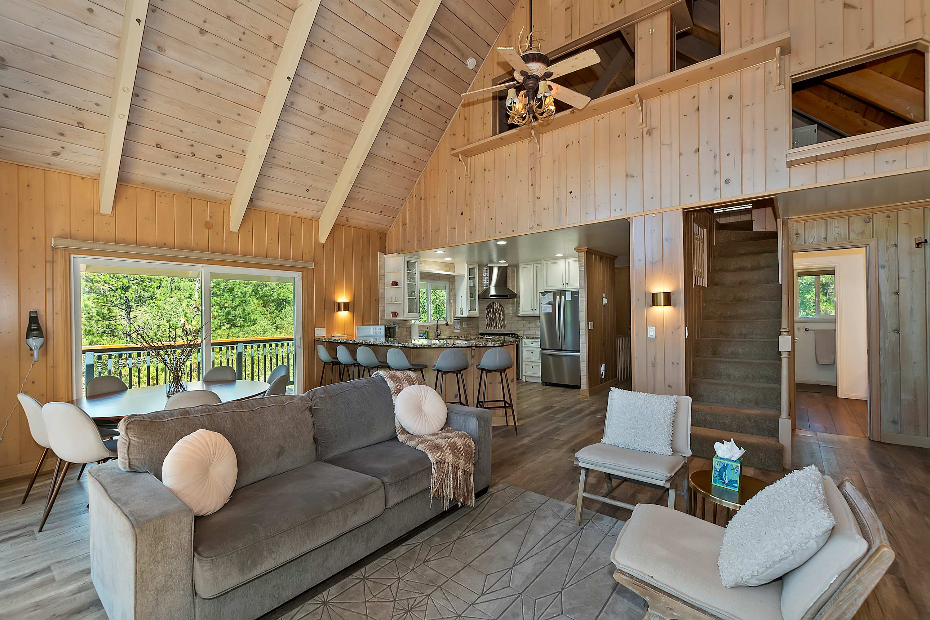 Casa Del Lago - Spacious 4 Story Gated Home 8