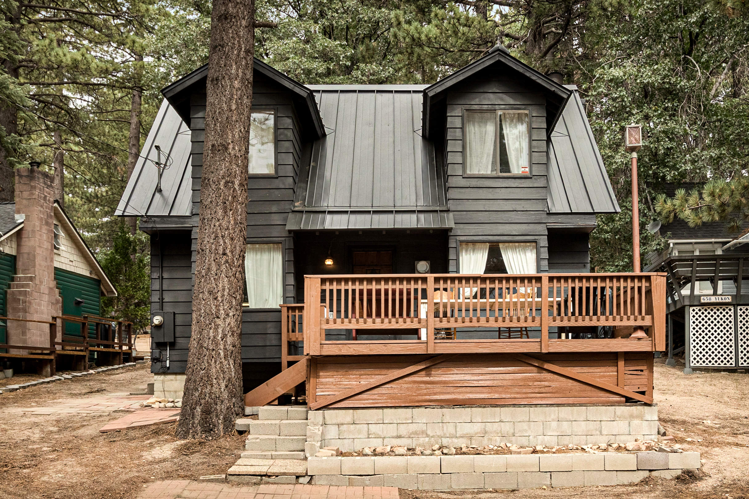 Pineland Getaway - Cozy Cabin Among the Pines