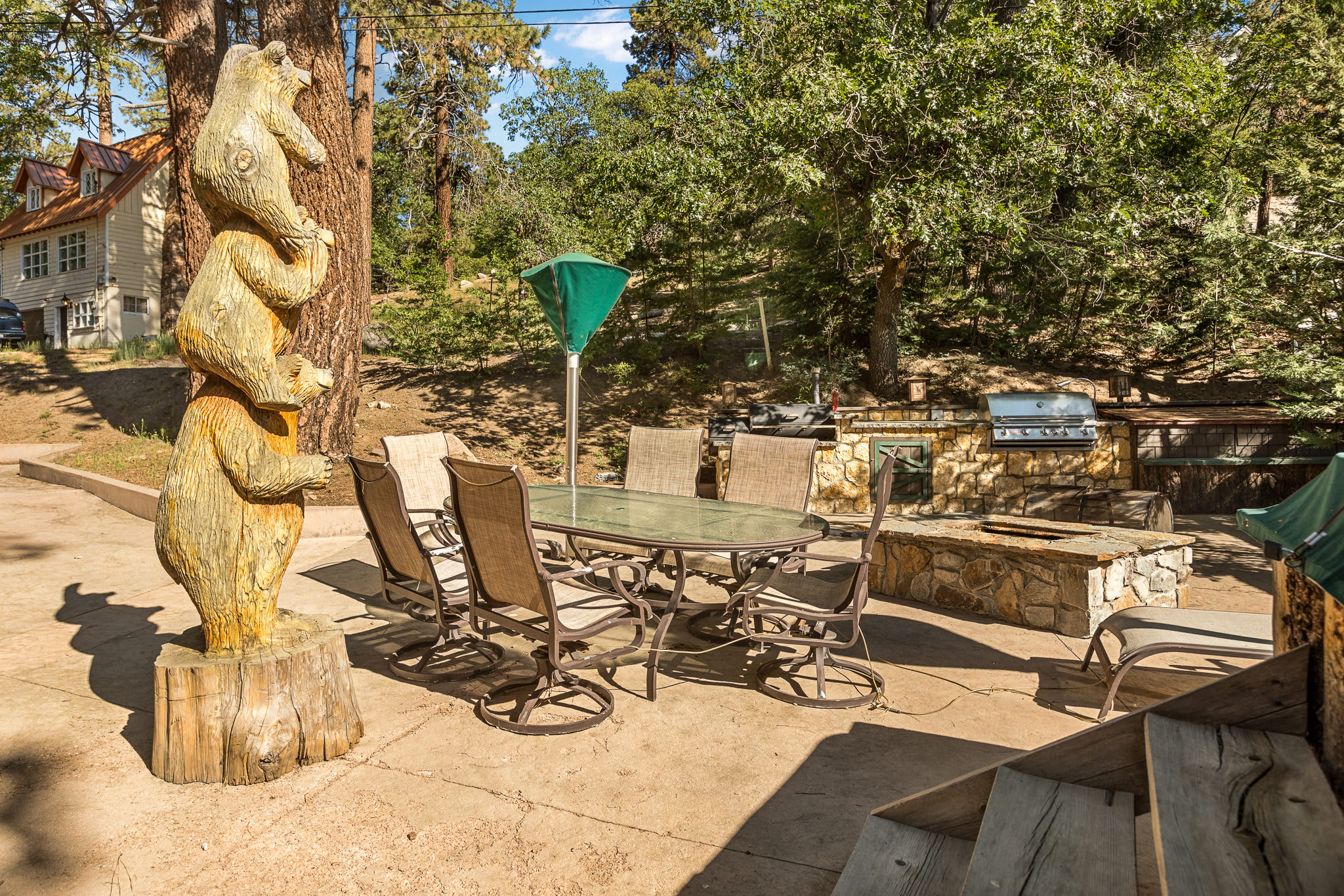 Whispering Pines - Walk to Bear Mountain! 4