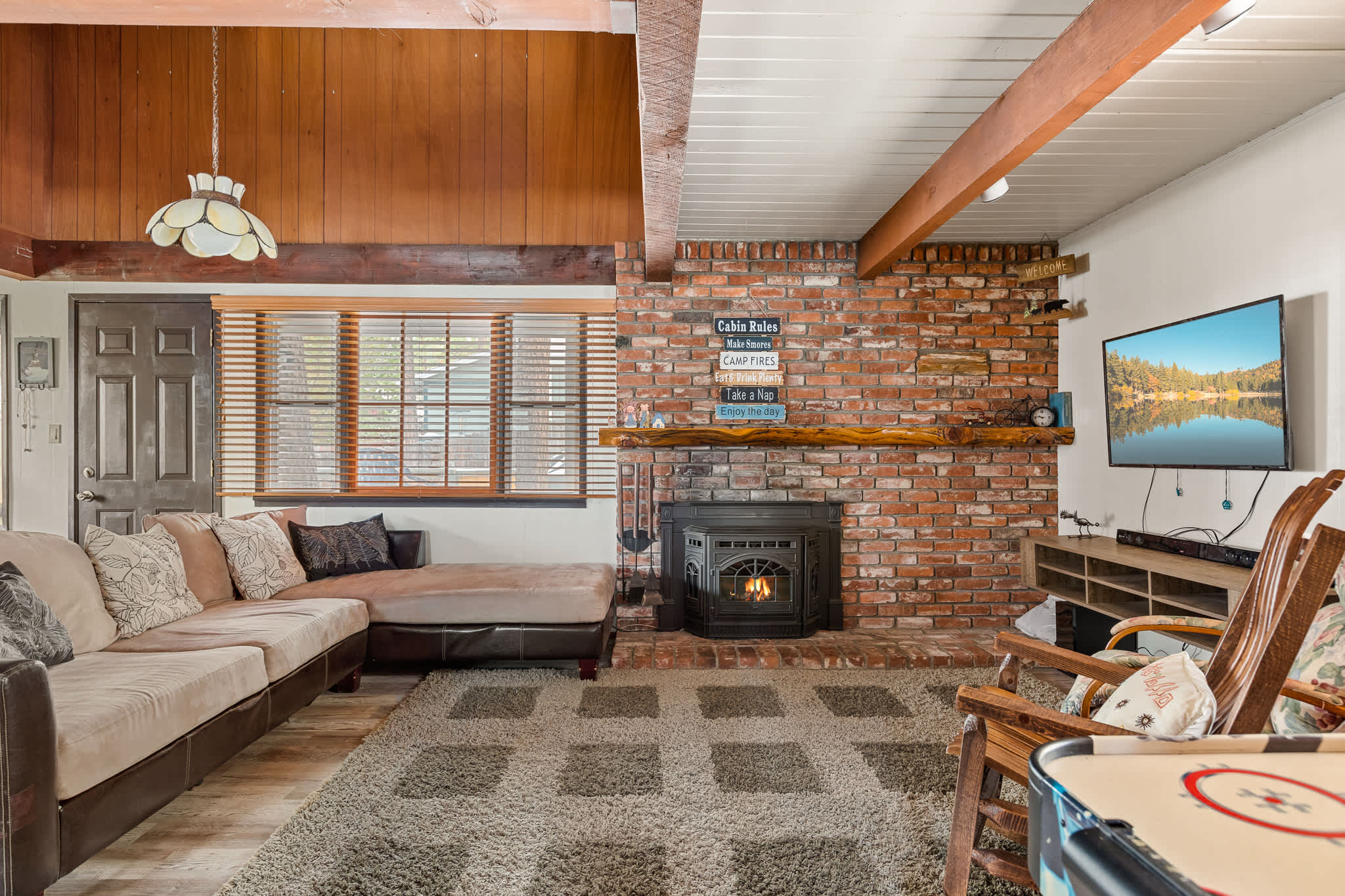 Happy Bear Cabin - Minutes to Village! 5